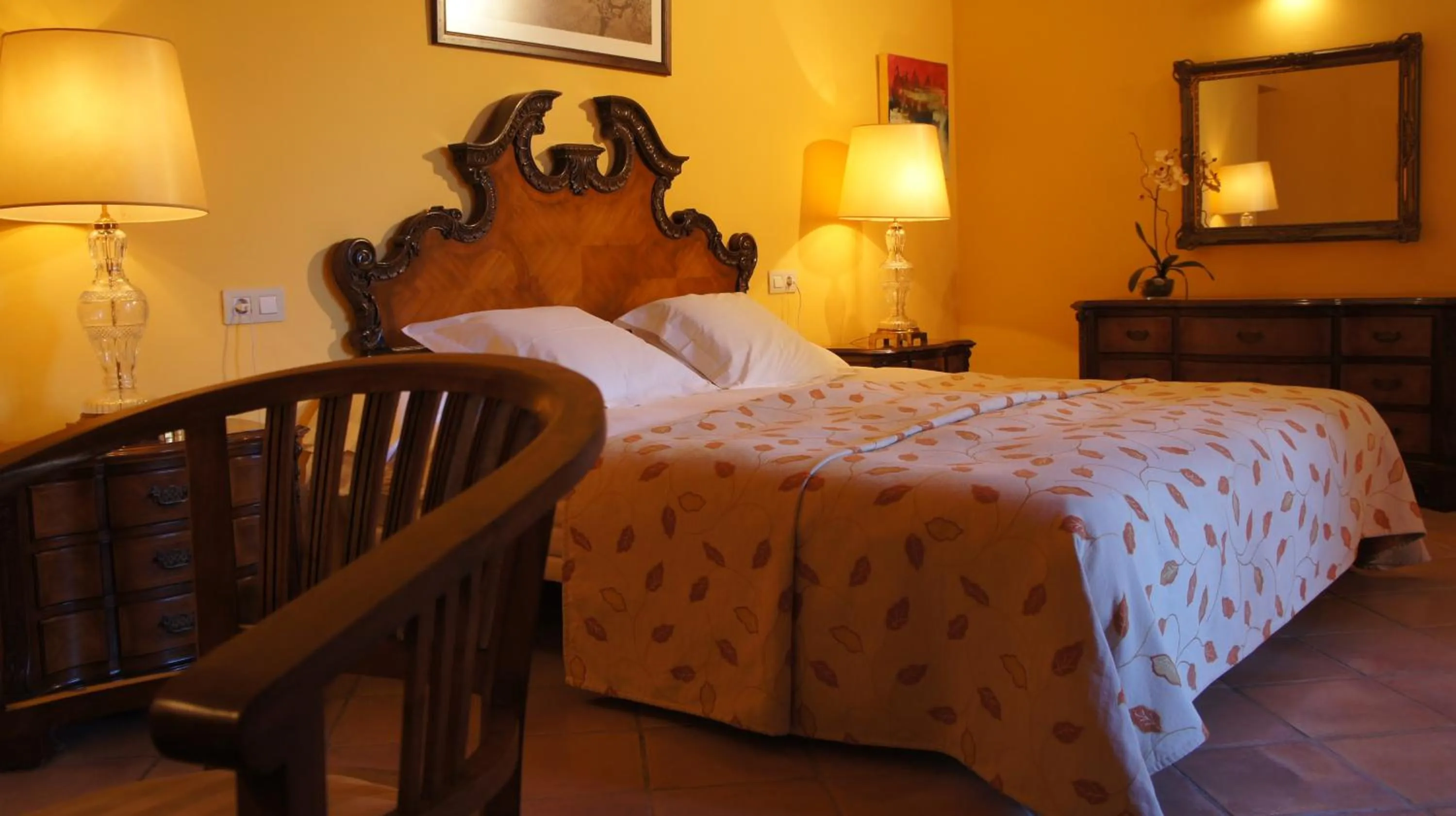 Bedroom, Bed in Petit Hotel Alaro