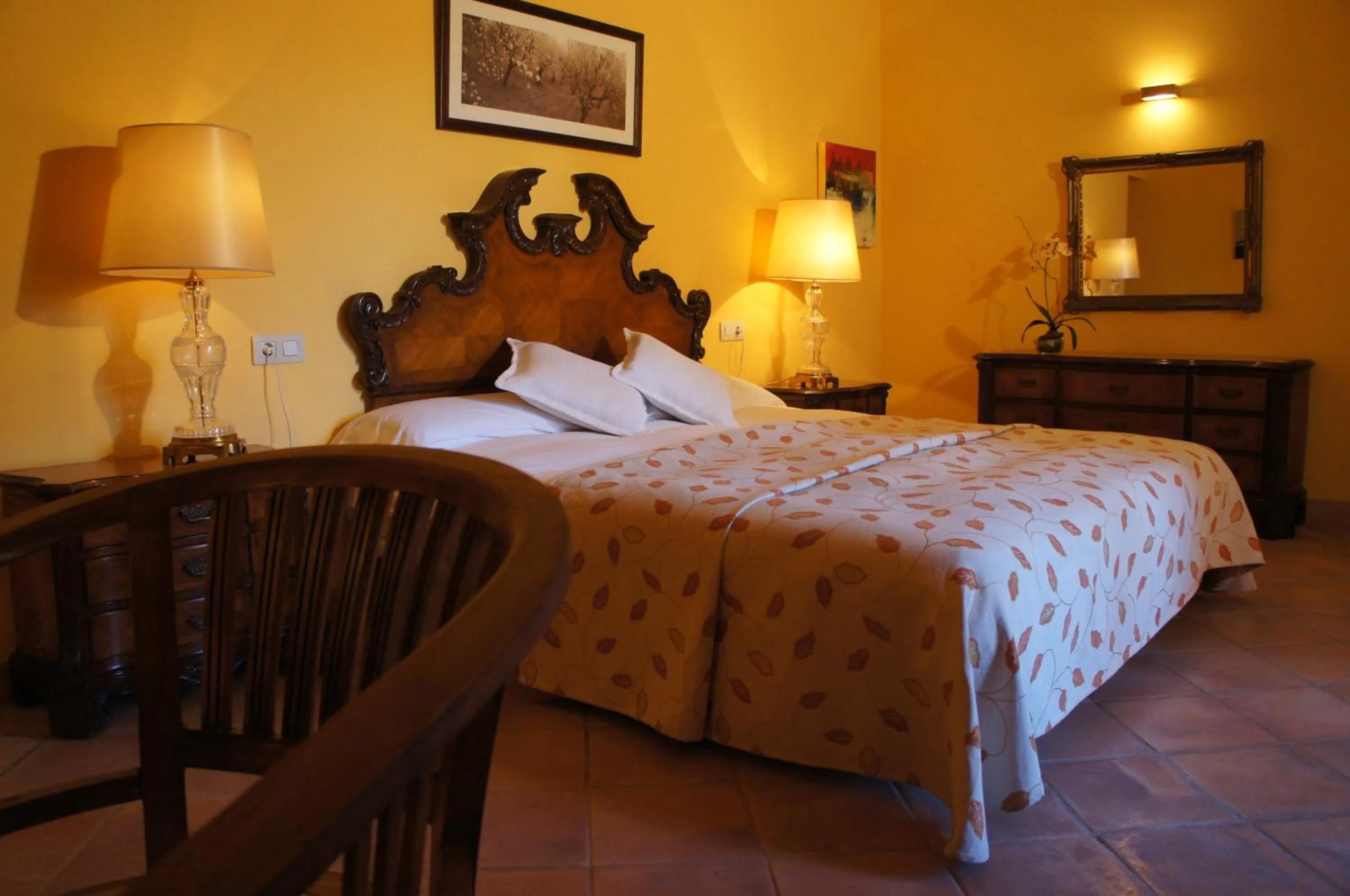 Decorative detail, Bed in Petit Hotel Alaro