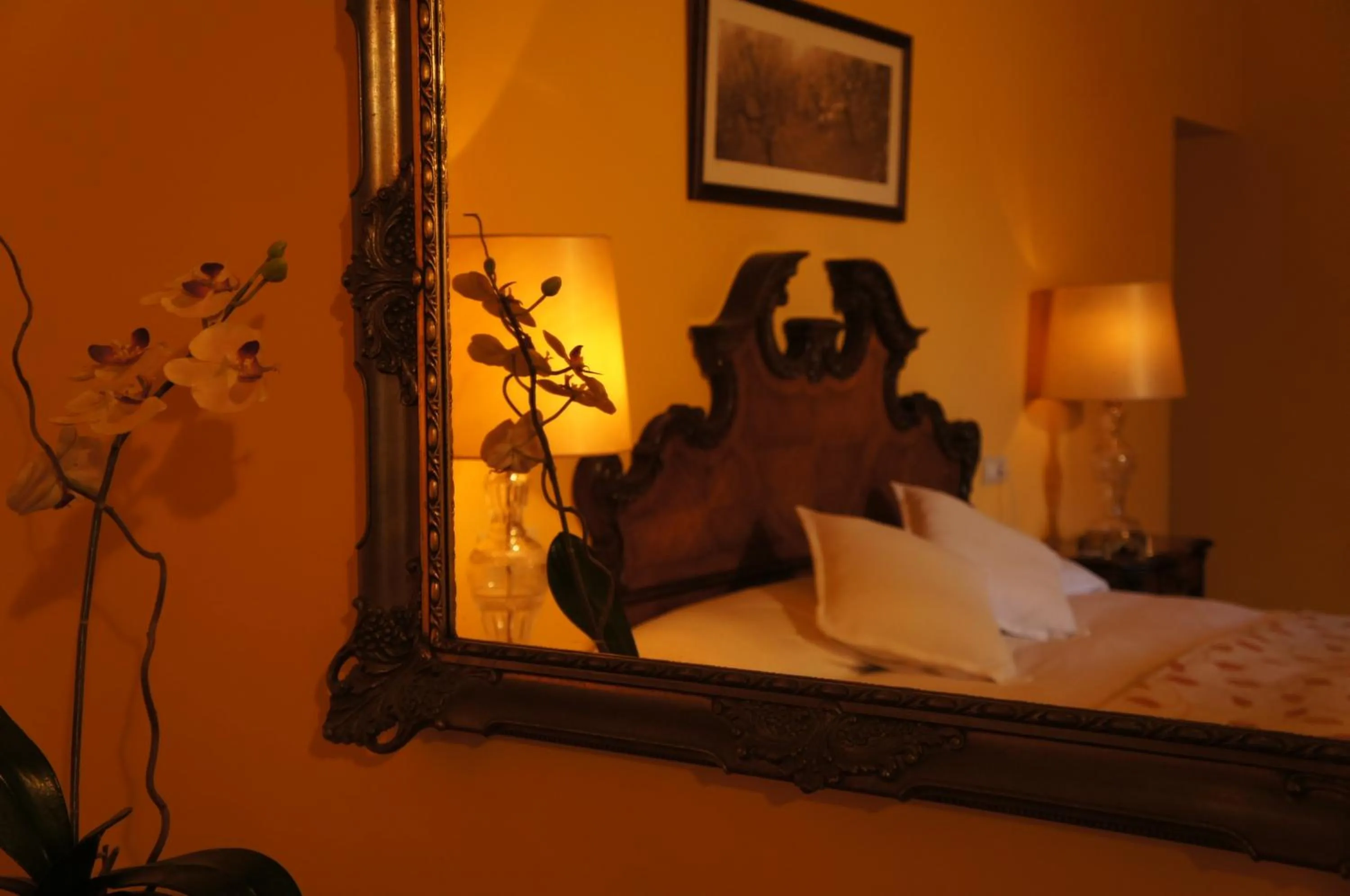 Bed in Petit Hotel Alaro