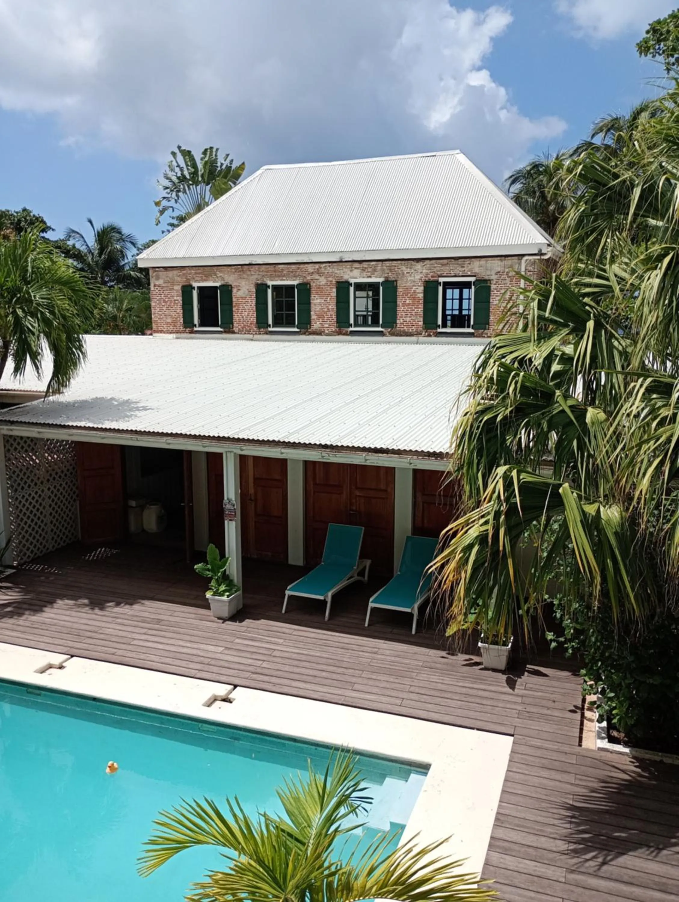 Swimming pool in The Old Gin House