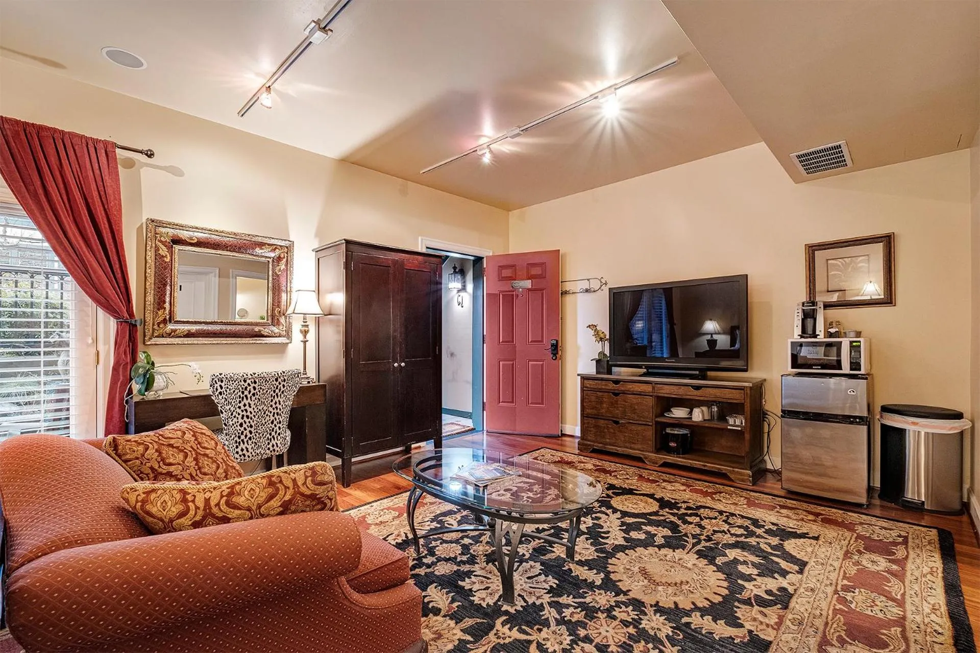 TV and multimedia in The Orenco Station Hotel