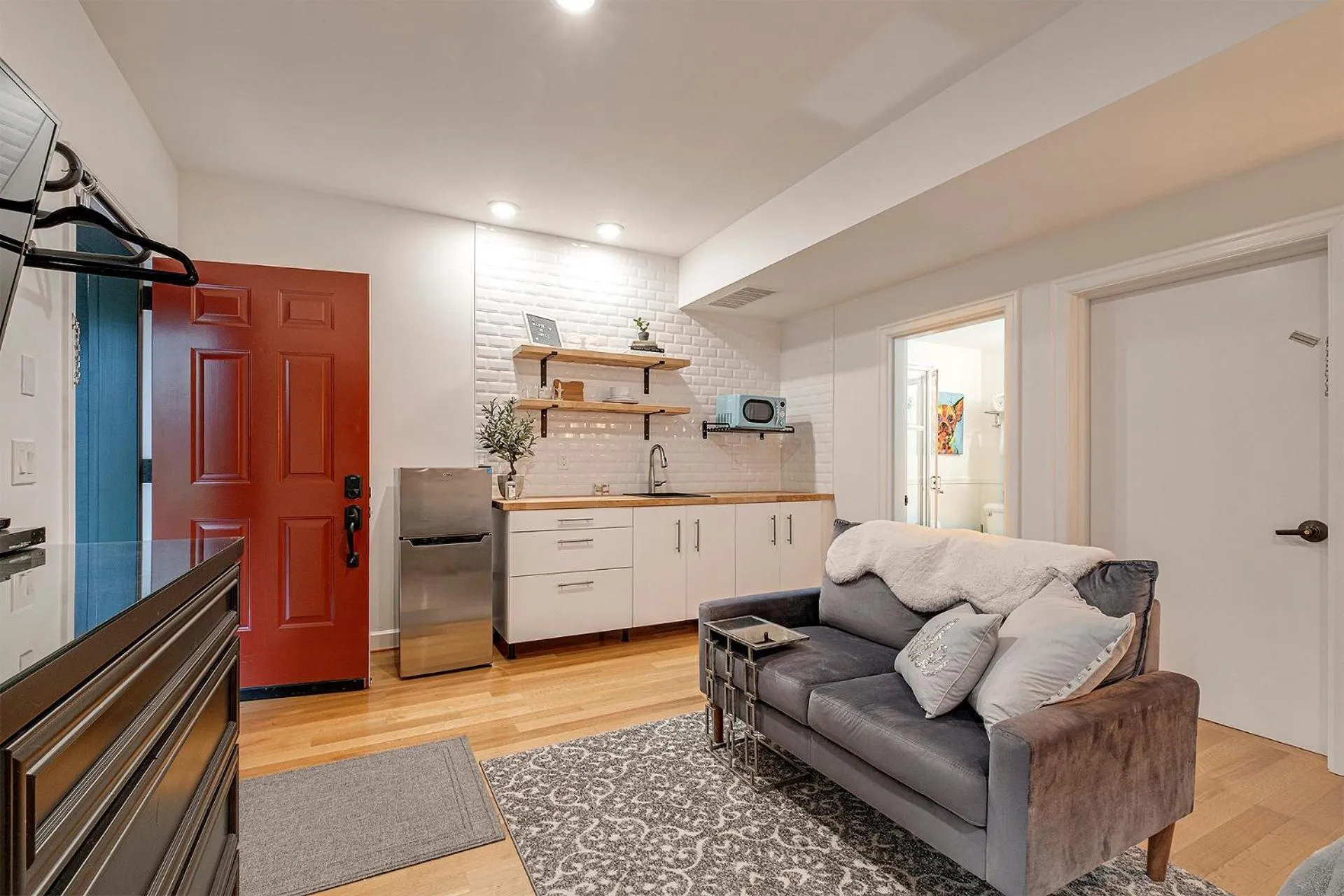 Kitchen or kitchenette in The Orenco Station Hotel