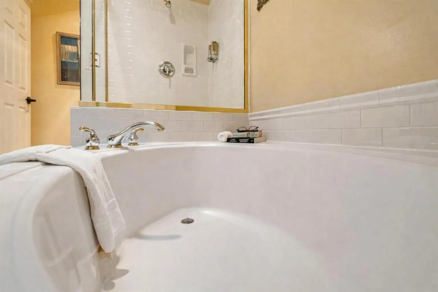 Bath in The Orenco Station Hotel