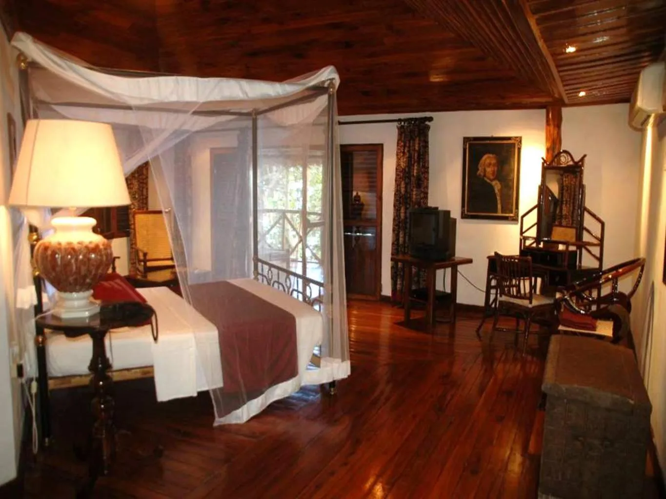 Bedroom, Bed in Chauve Souris Relais
