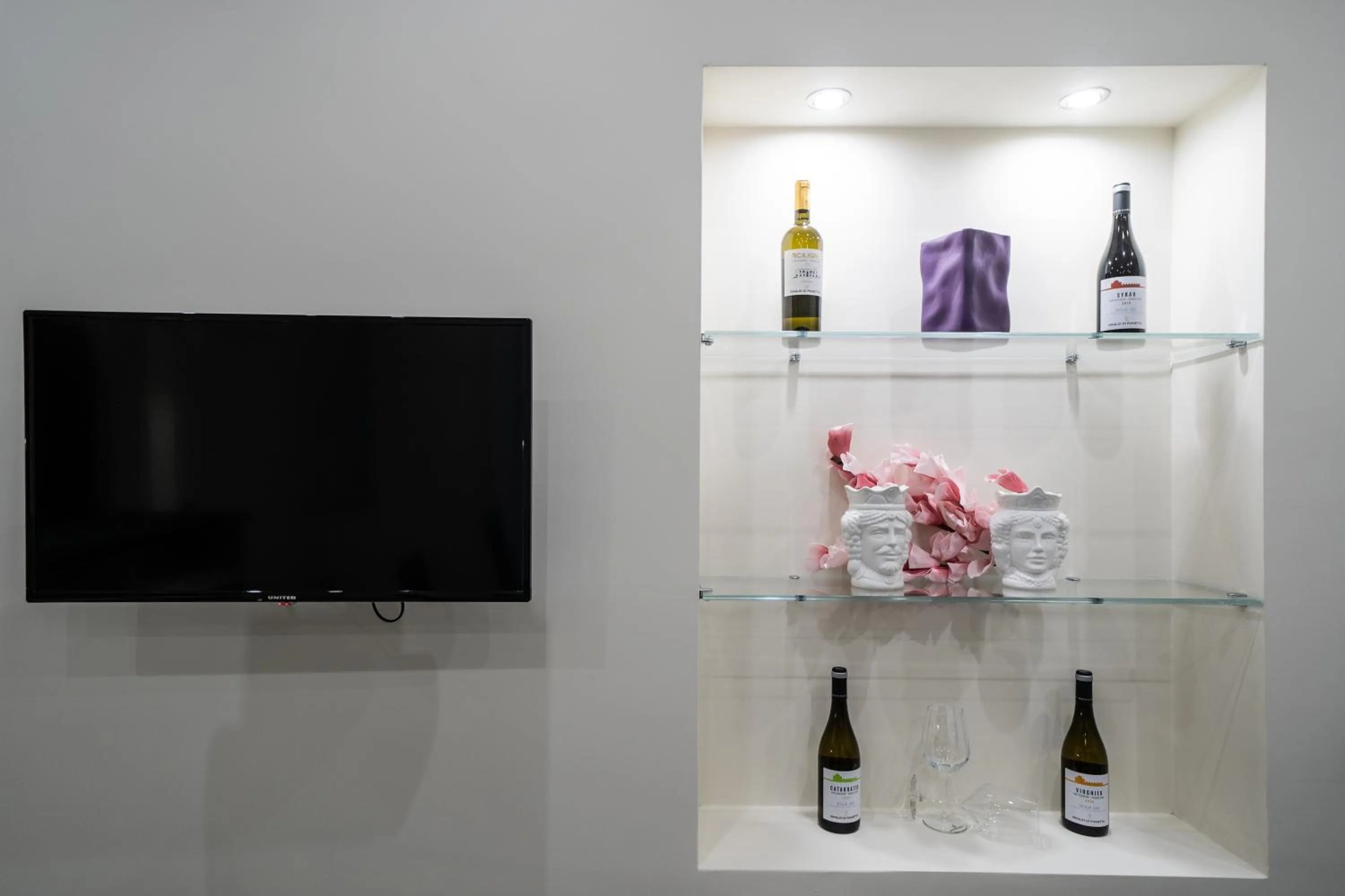 Communal lounge/ TV room in Amaris