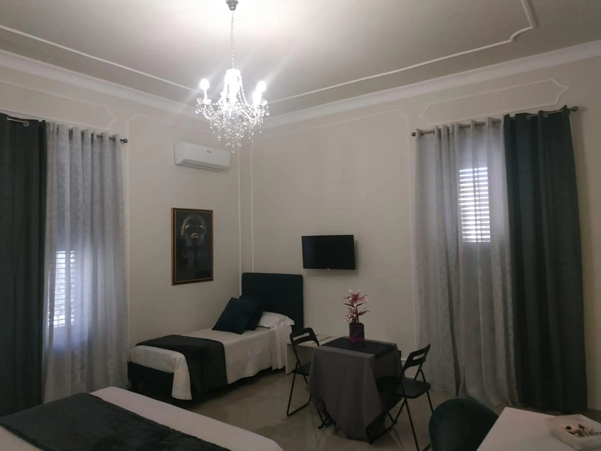 Photo of the whole room, Bed in Amaris