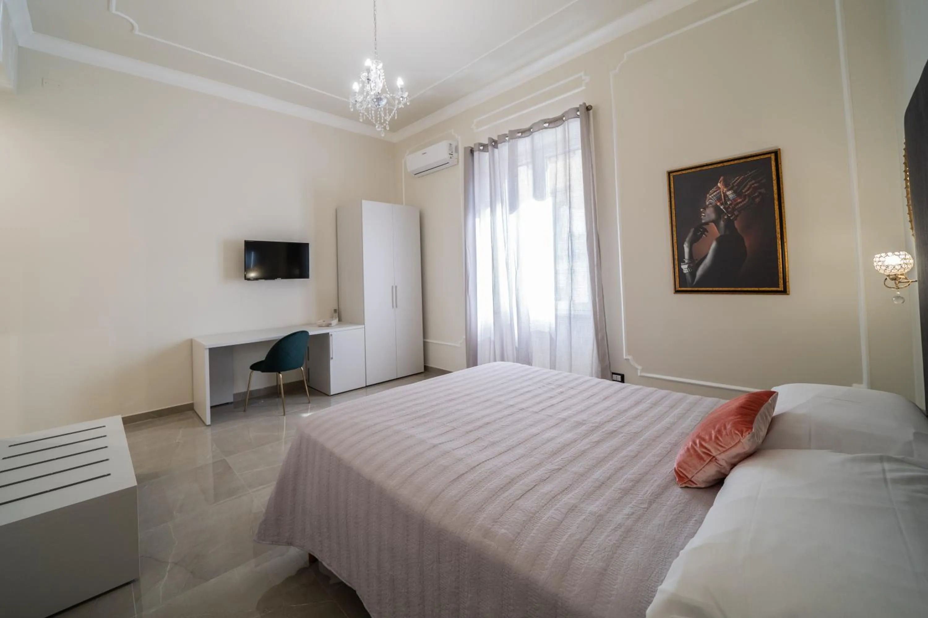 Bedroom, Bed in Amaris