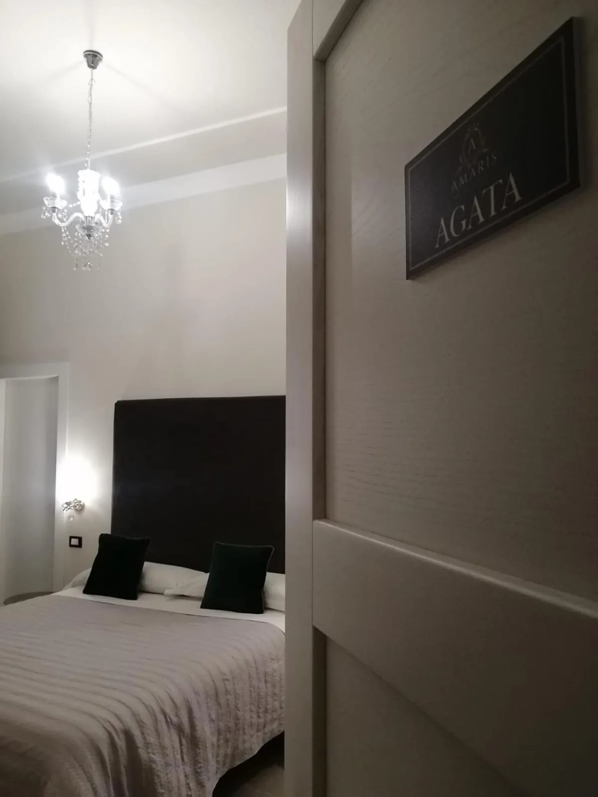 Bedroom, Bed in Amaris