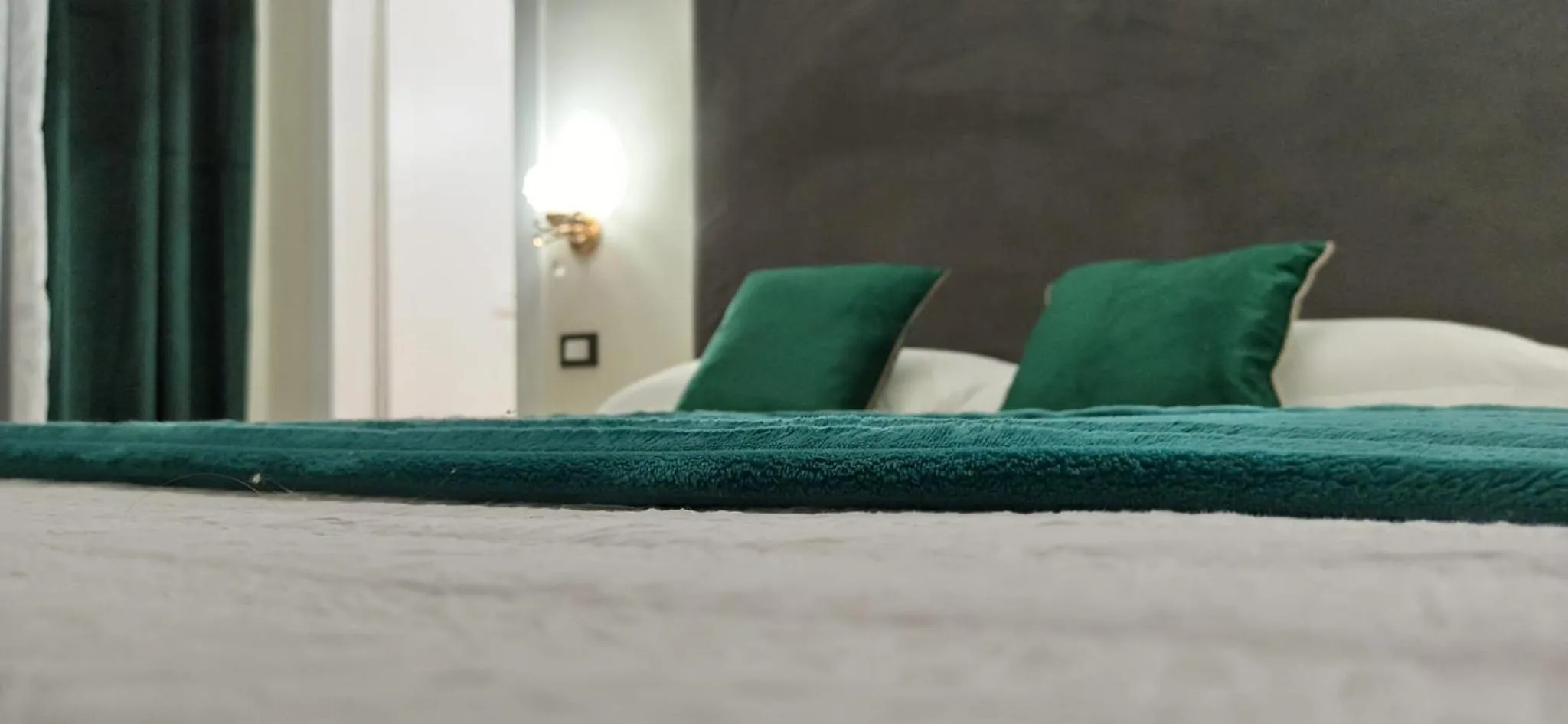 Bedroom, Bed in Amaris