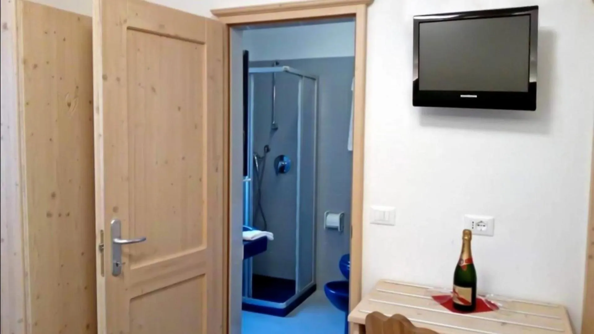 Shower in Life Hotels Des Alpes