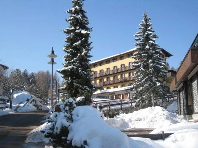 Facade/entrance in Life Hotels Des Alpes