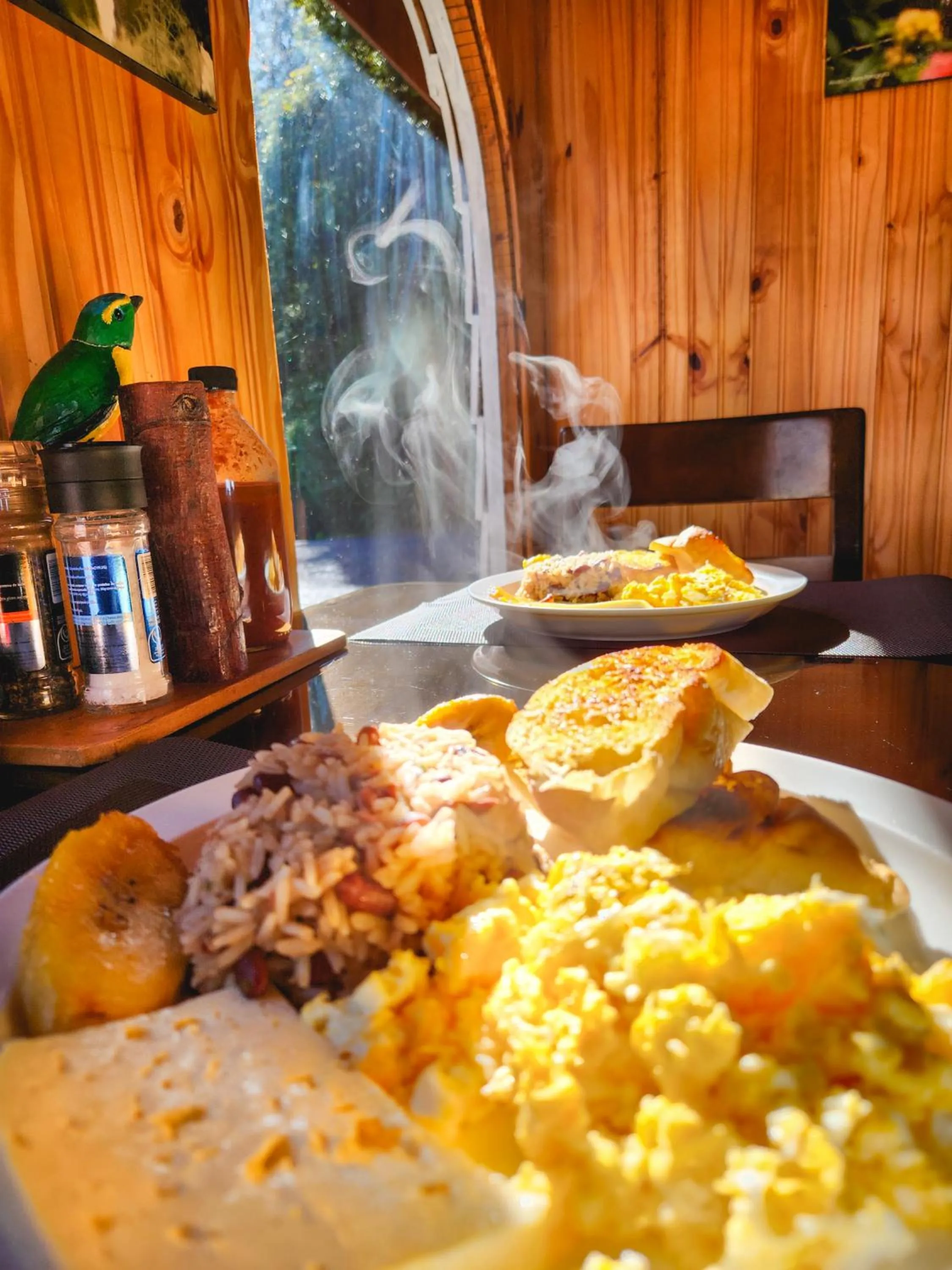 Breakfast in Paraíso Quetzal Lodge