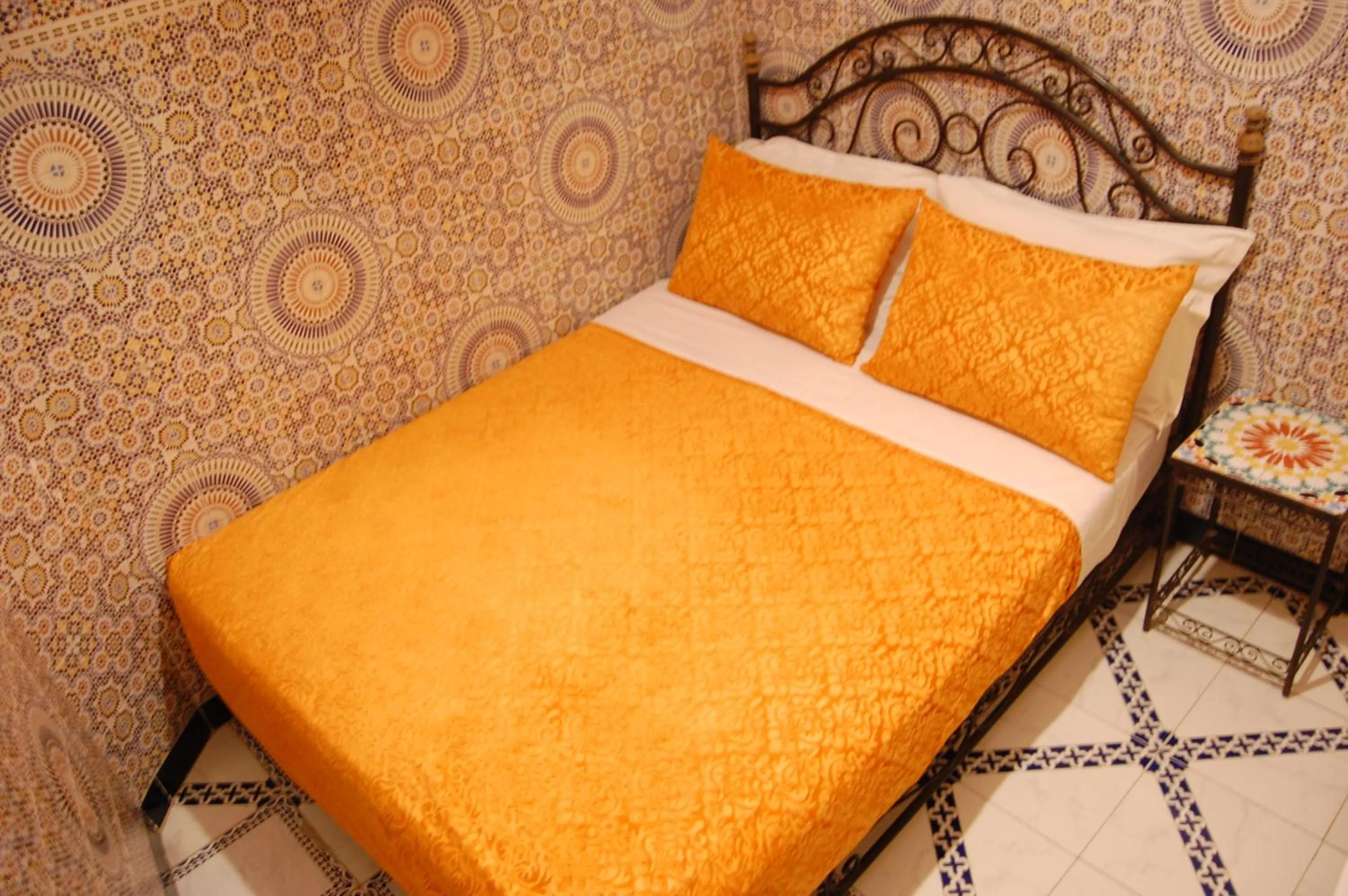 Bedroom, Bed in Sindi Sud