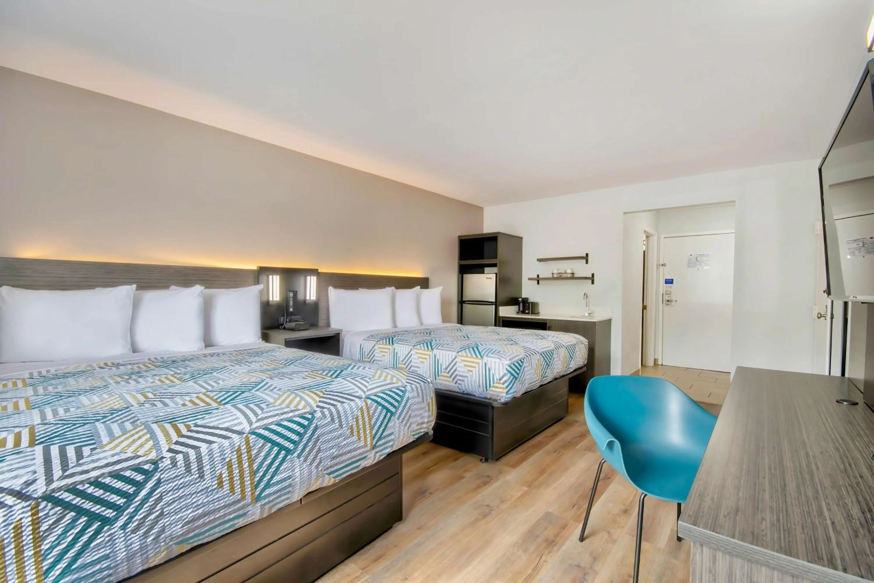 Bedroom, Bed in Studio 6 Georgetown KY Lexington North