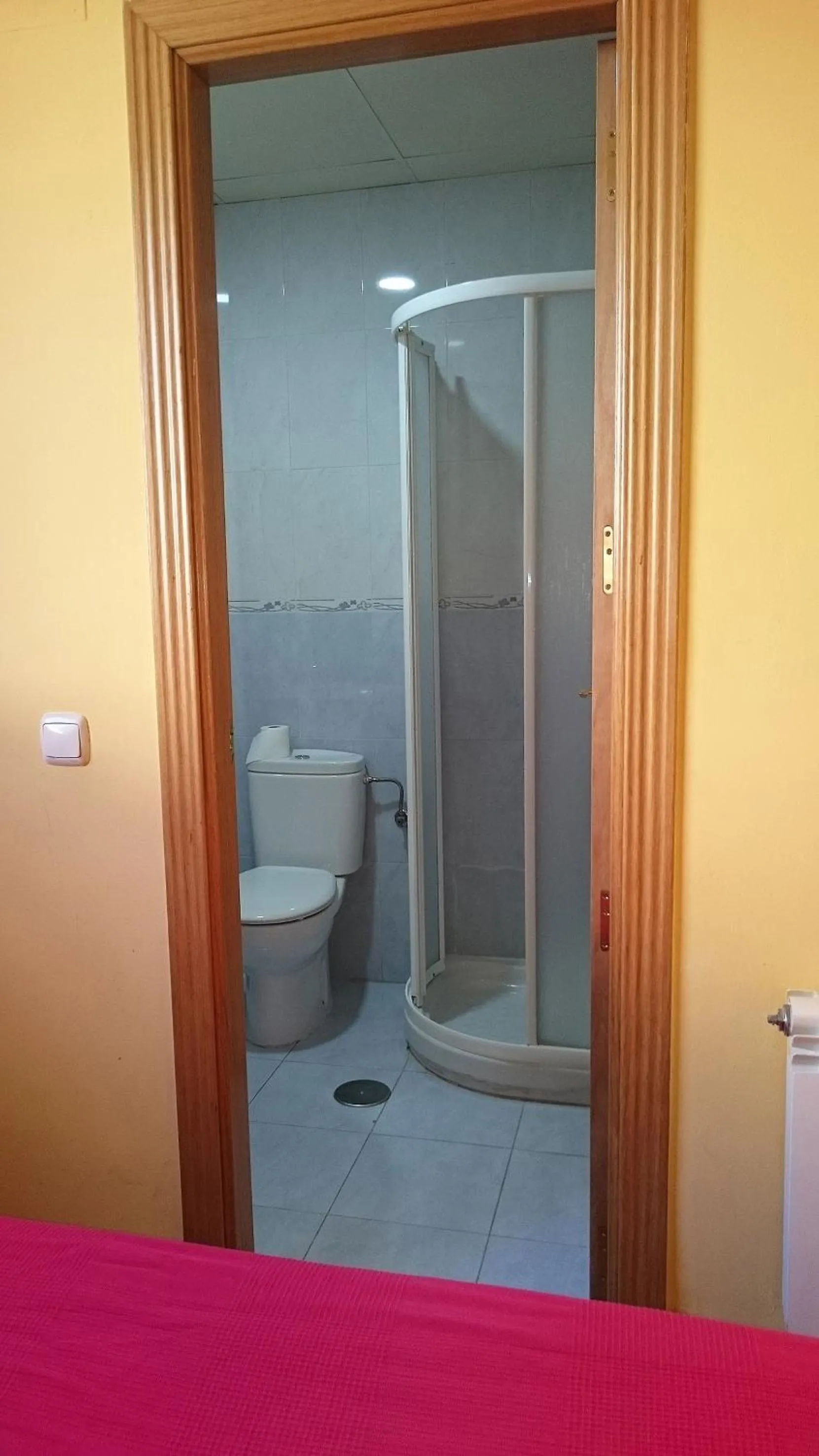 Shower in Hostal San Marcos II