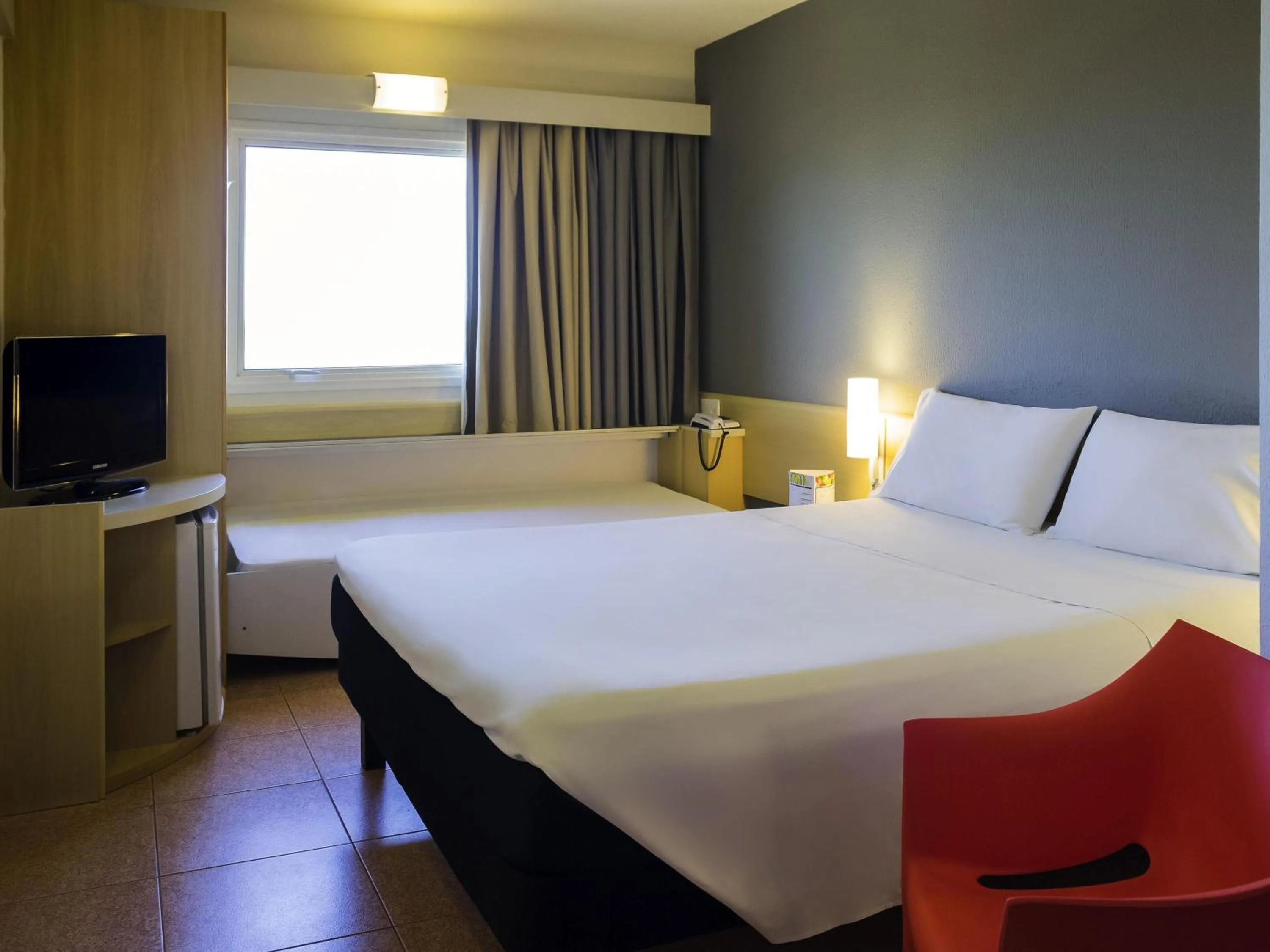 Bedroom, Bed in ibis Araçatuba