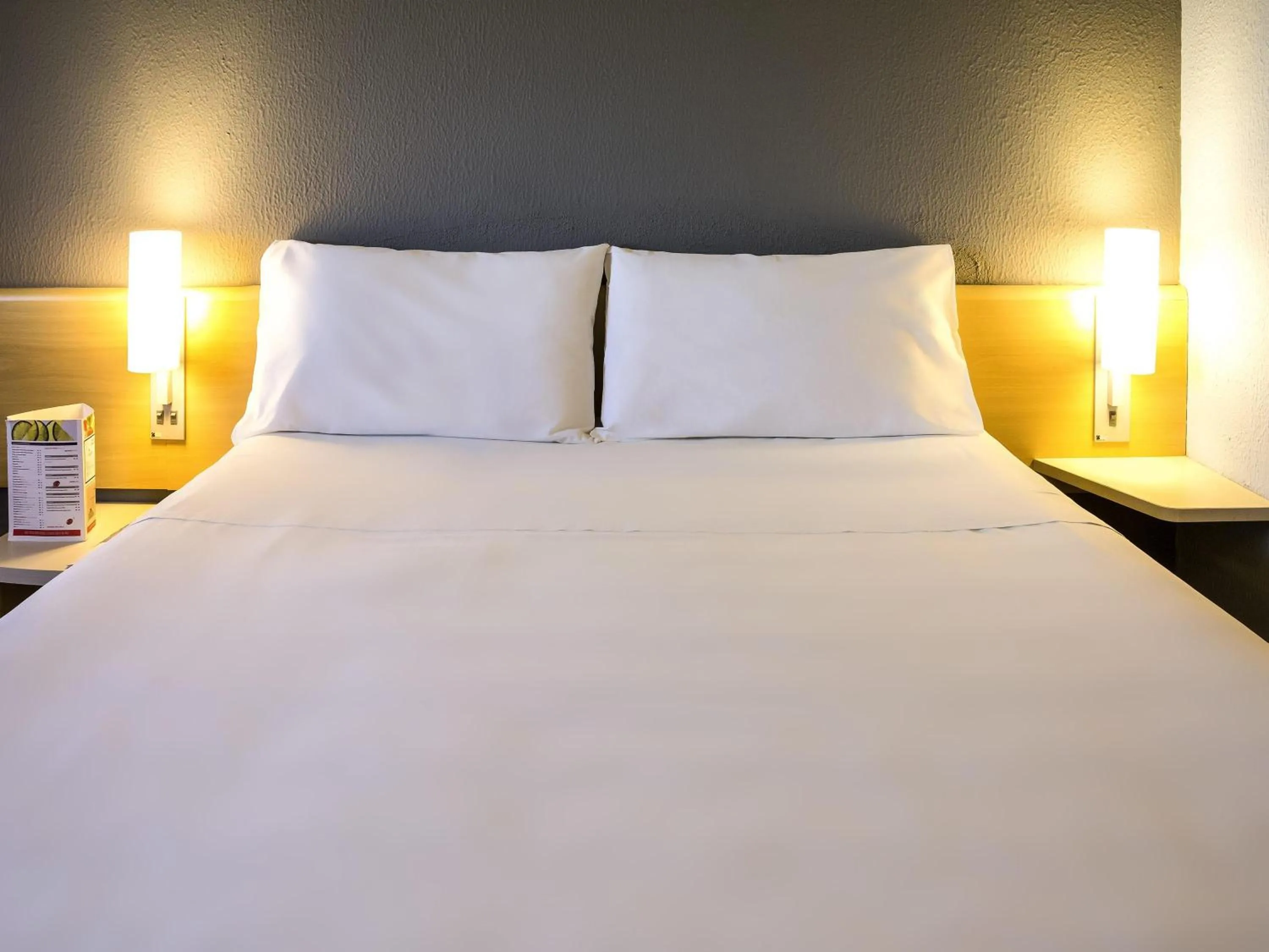 Bedroom, Bed in ibis Araçatuba