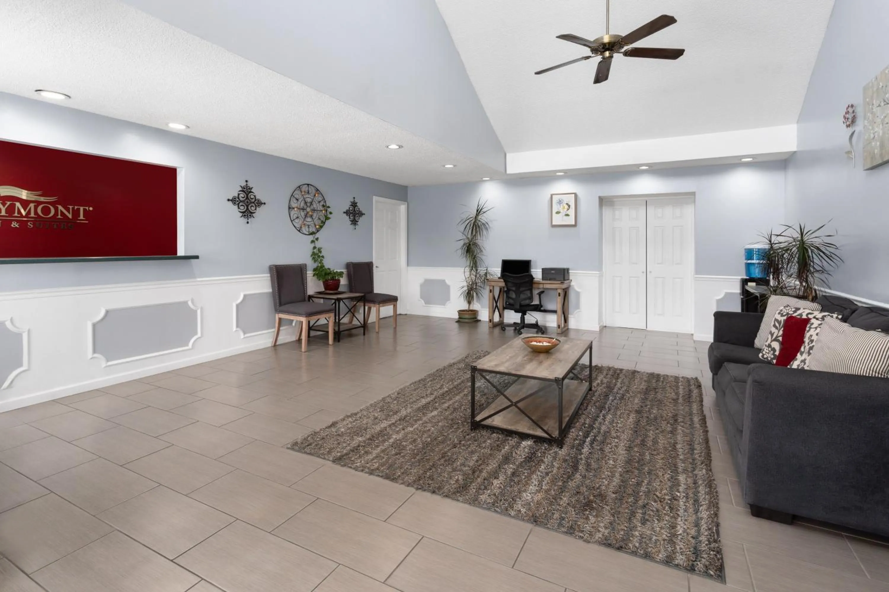 Seating area in Baymont by Wyndham Brunswick GA