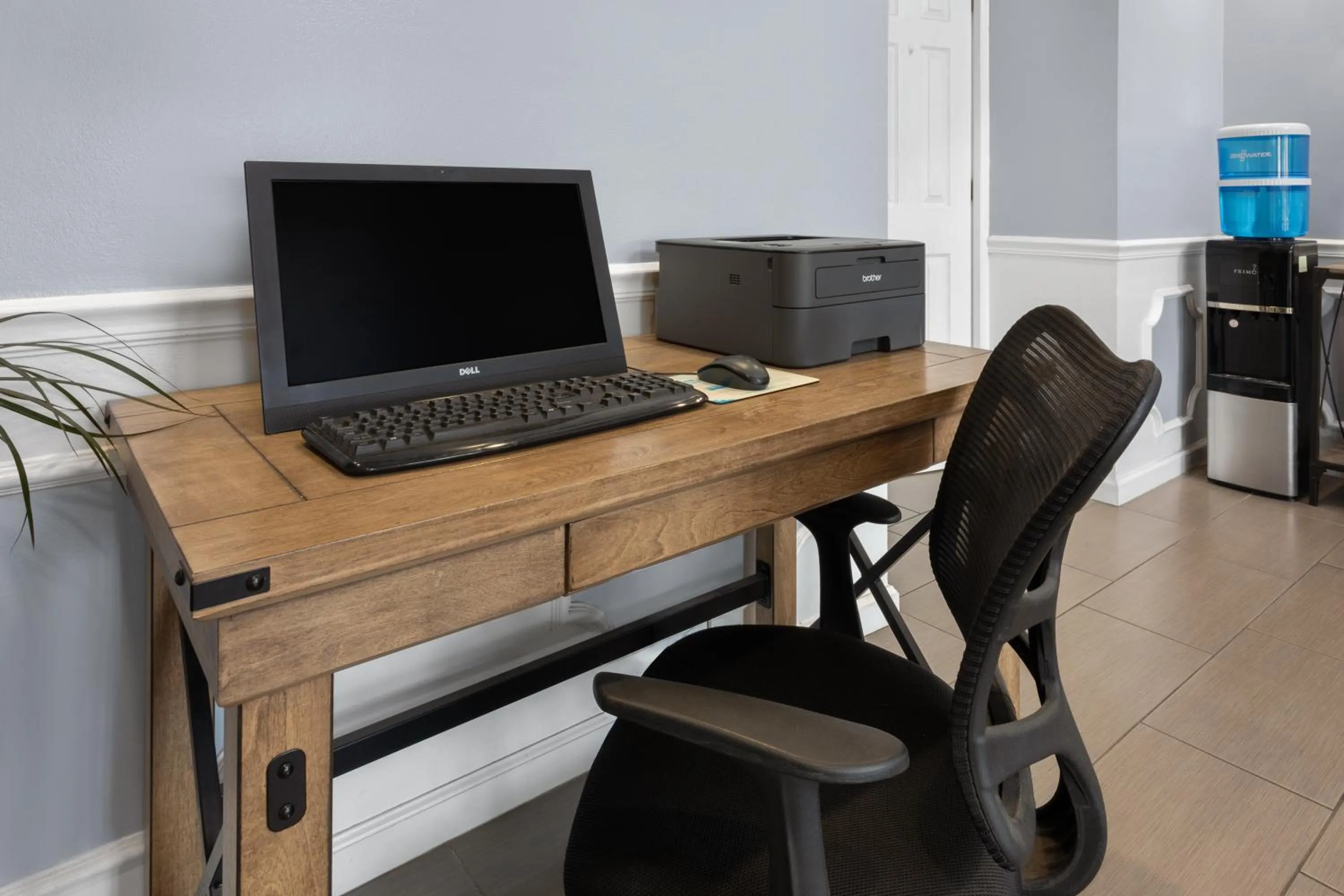 TV and multimedia in Baymont by Wyndham Brunswick GA