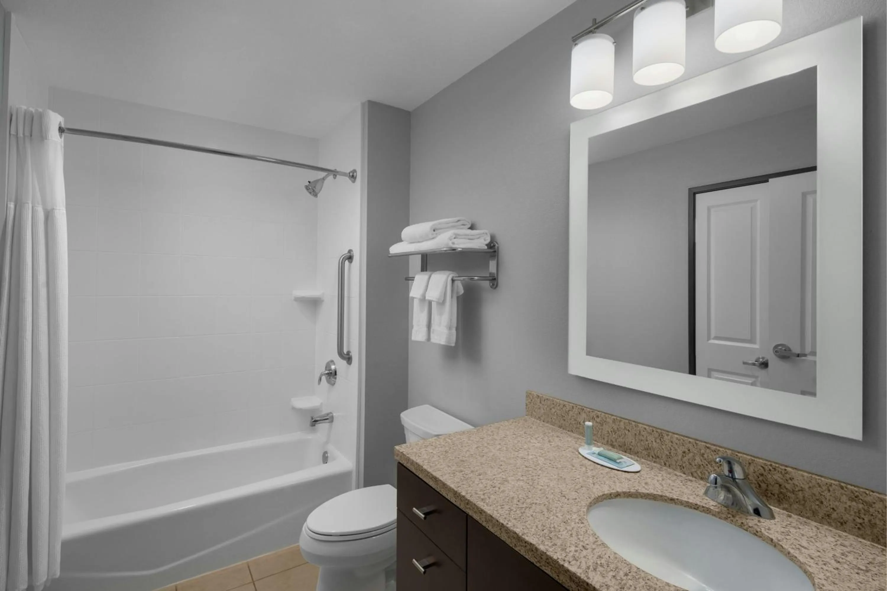 Bathroom in TownePlace Suites by Marriott Hobbs