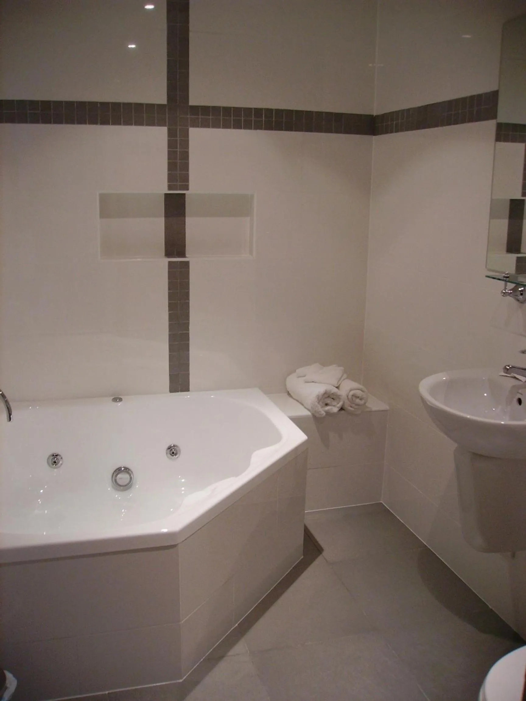 Bathroom in Barossa Valley Apartments