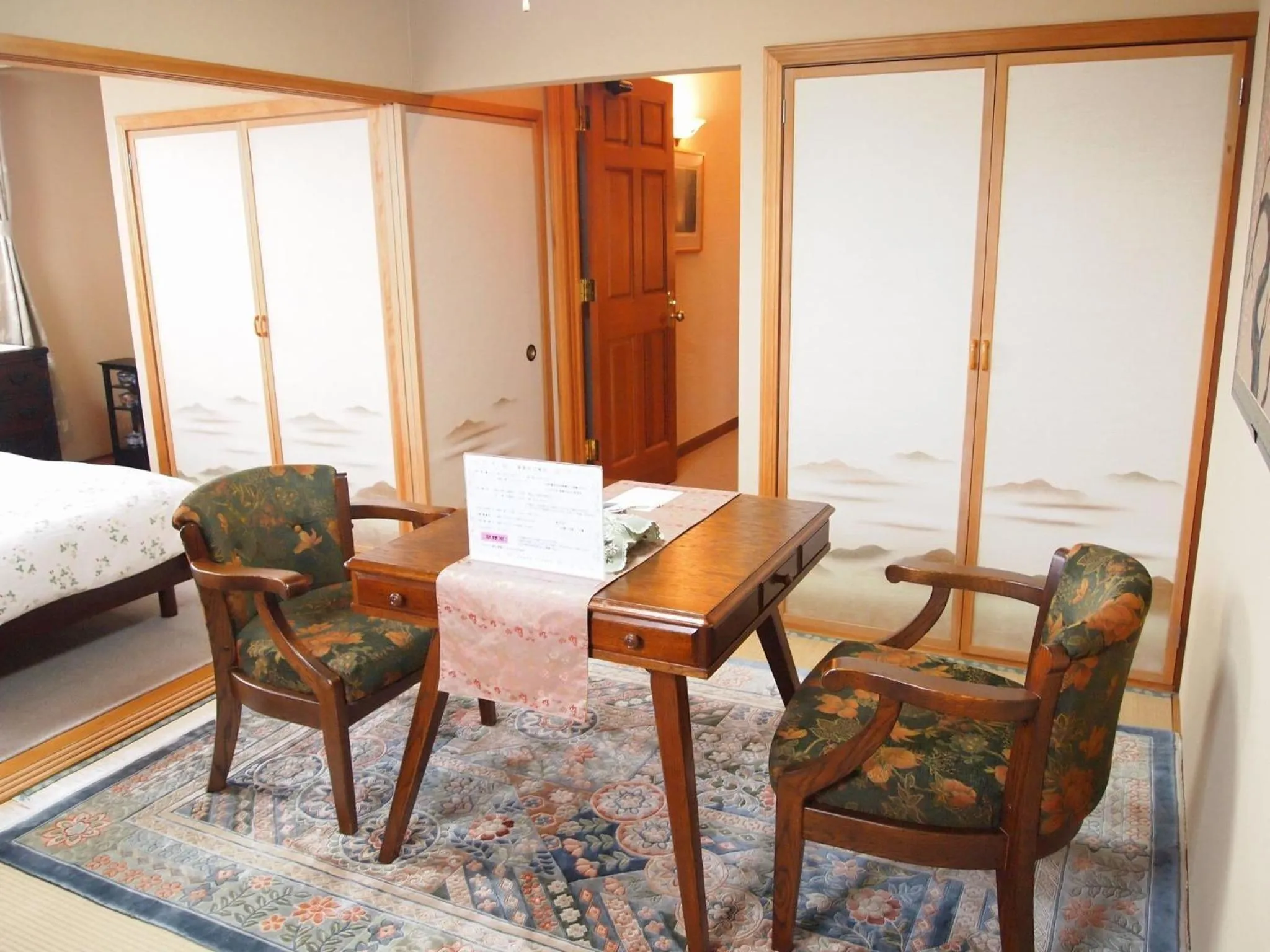 Seating area in Petit Hotel Corinthian