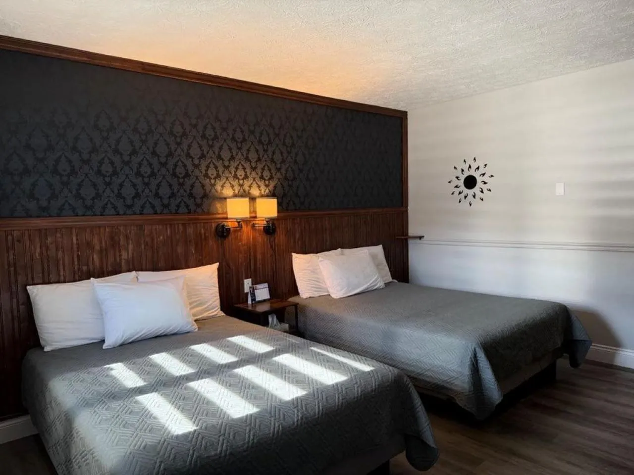 Bed in Auberge MicKy Inc