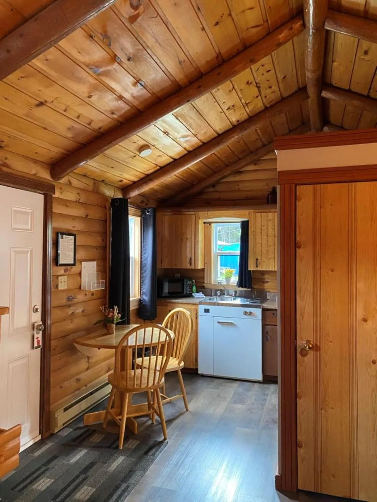 Kitchen or kitchenette in Auberge MicKy Inc