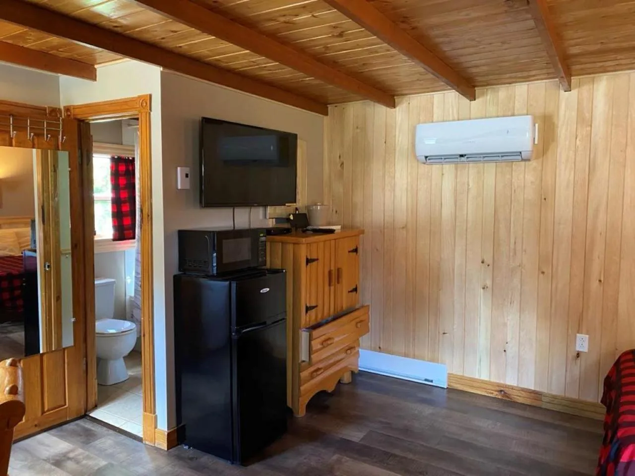 TV and multimedia in Auberge MicKy Inc