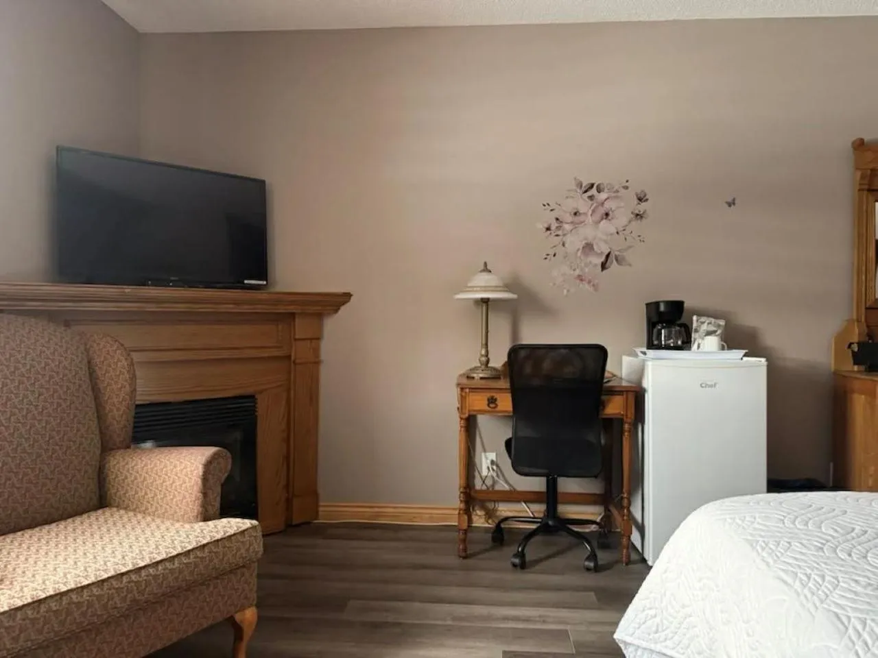 Bed in Auberge MicKy Inc