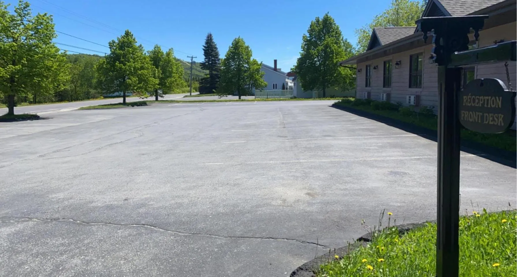 Property building in Auberge MicKy Inc