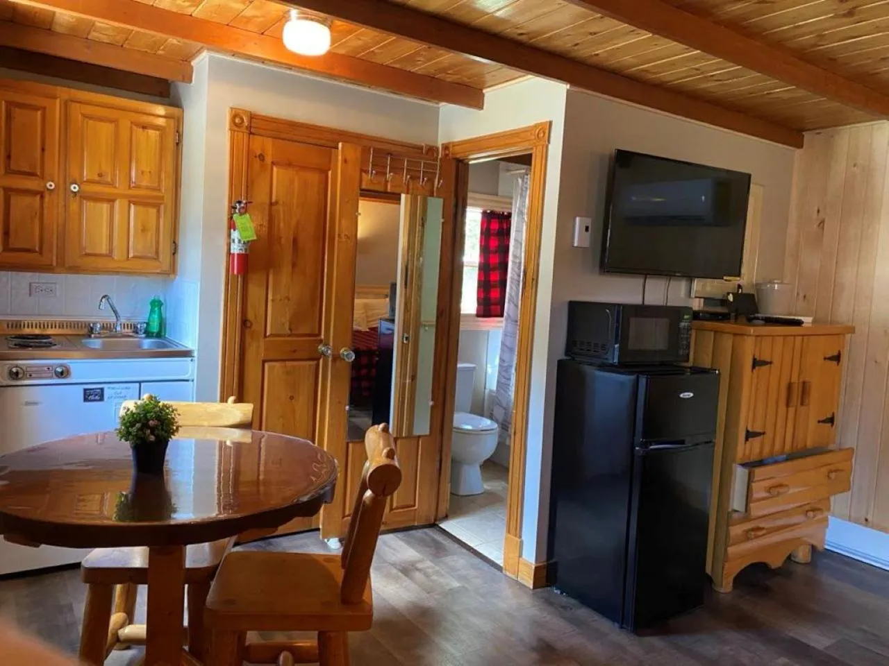 Toilet in Auberge MicKy Inc