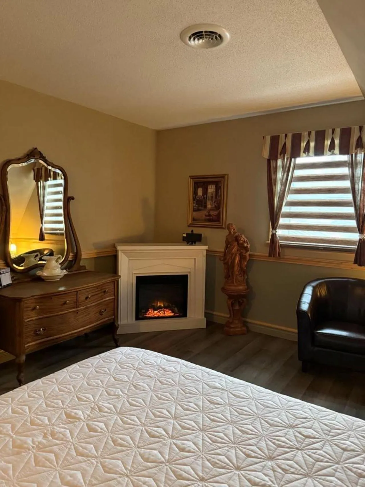 Bed in Auberge MicKy Inc