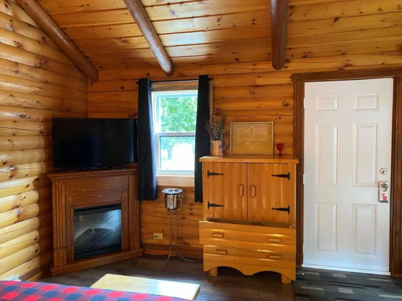 TV and multimedia in Auberge MicKy Inc