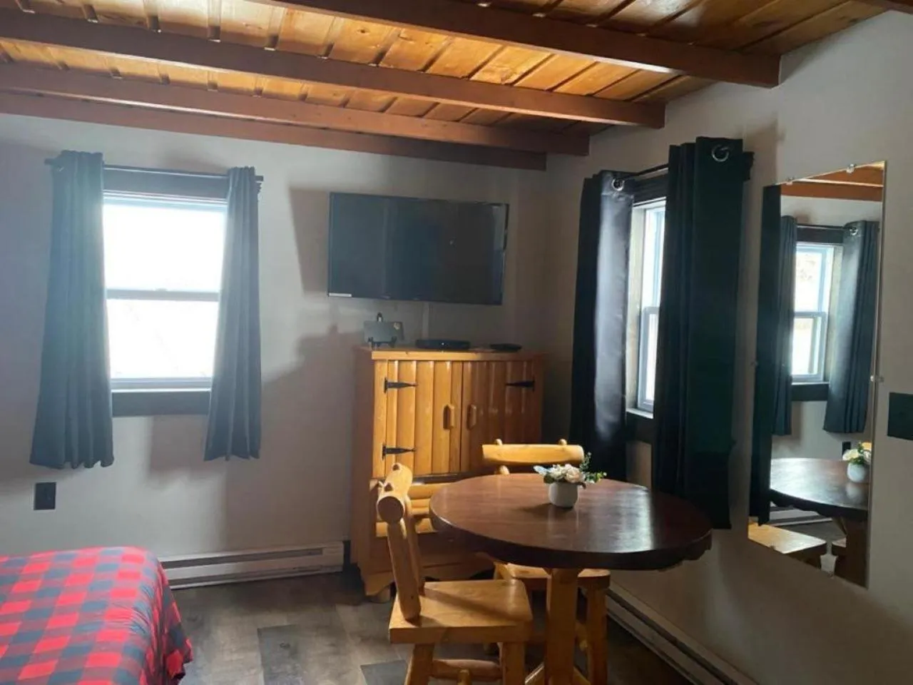 TV and multimedia in Auberge MicKy Inc