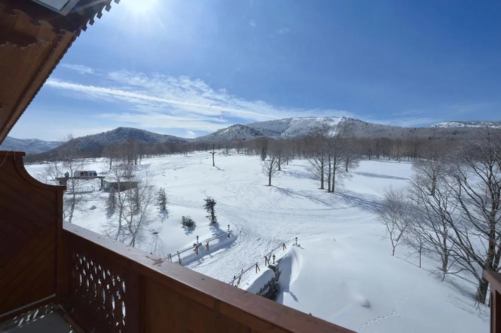 Skiing in Hotel Grand Phenix Okushiga