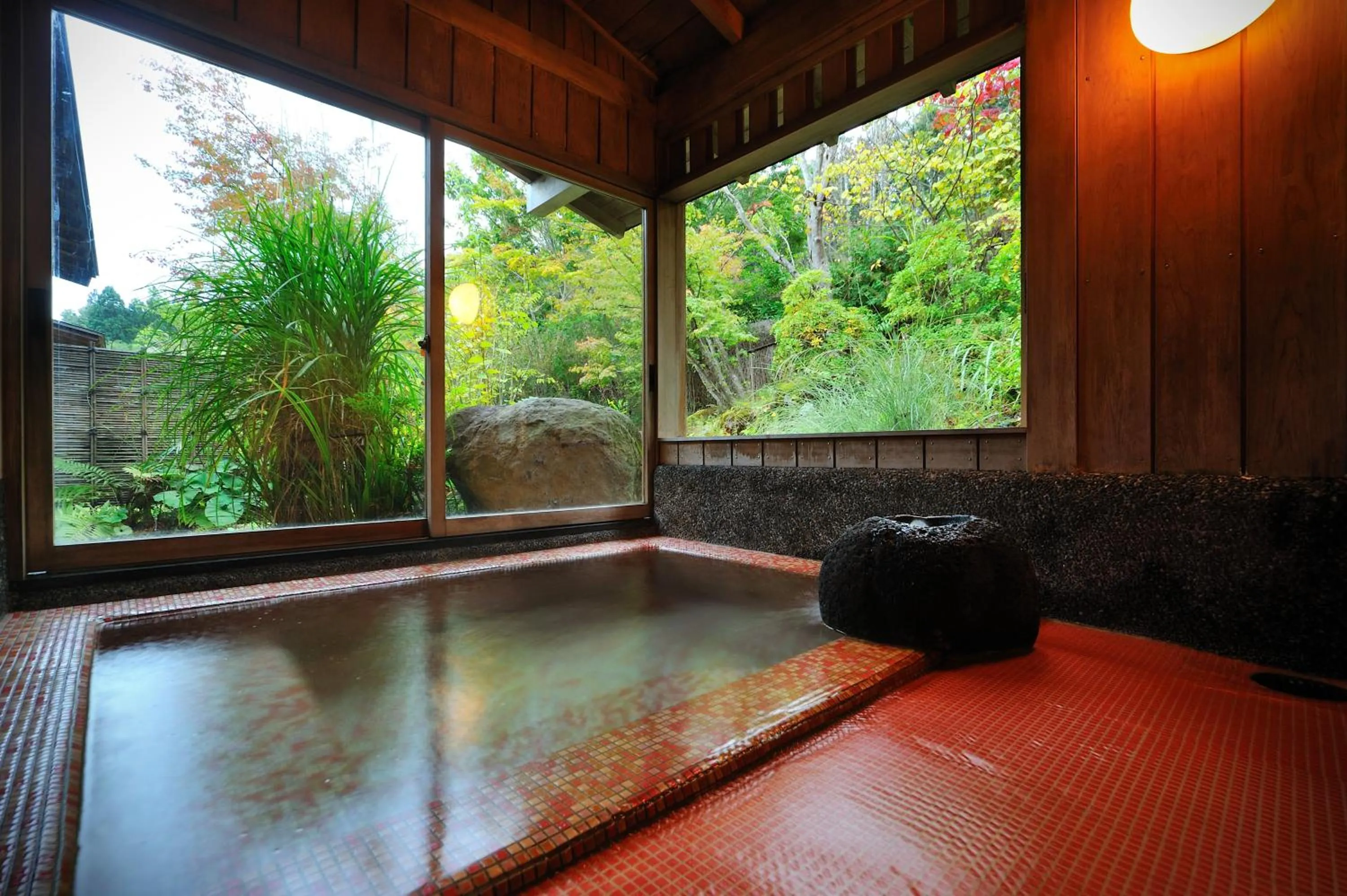 Hot Spring Bath in Meigetsuso