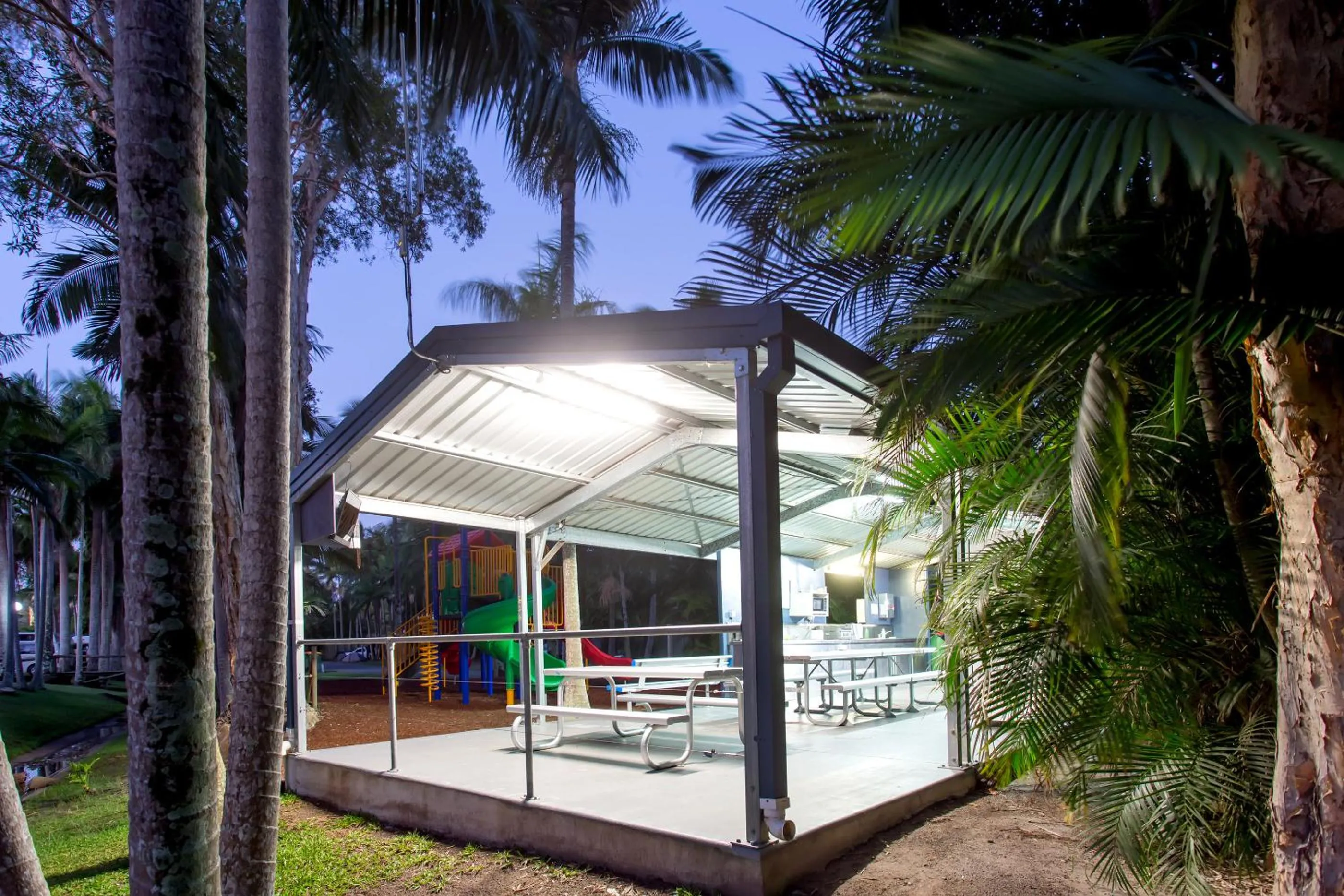 Communal kitchen in Ingenia Holidays Noosa North