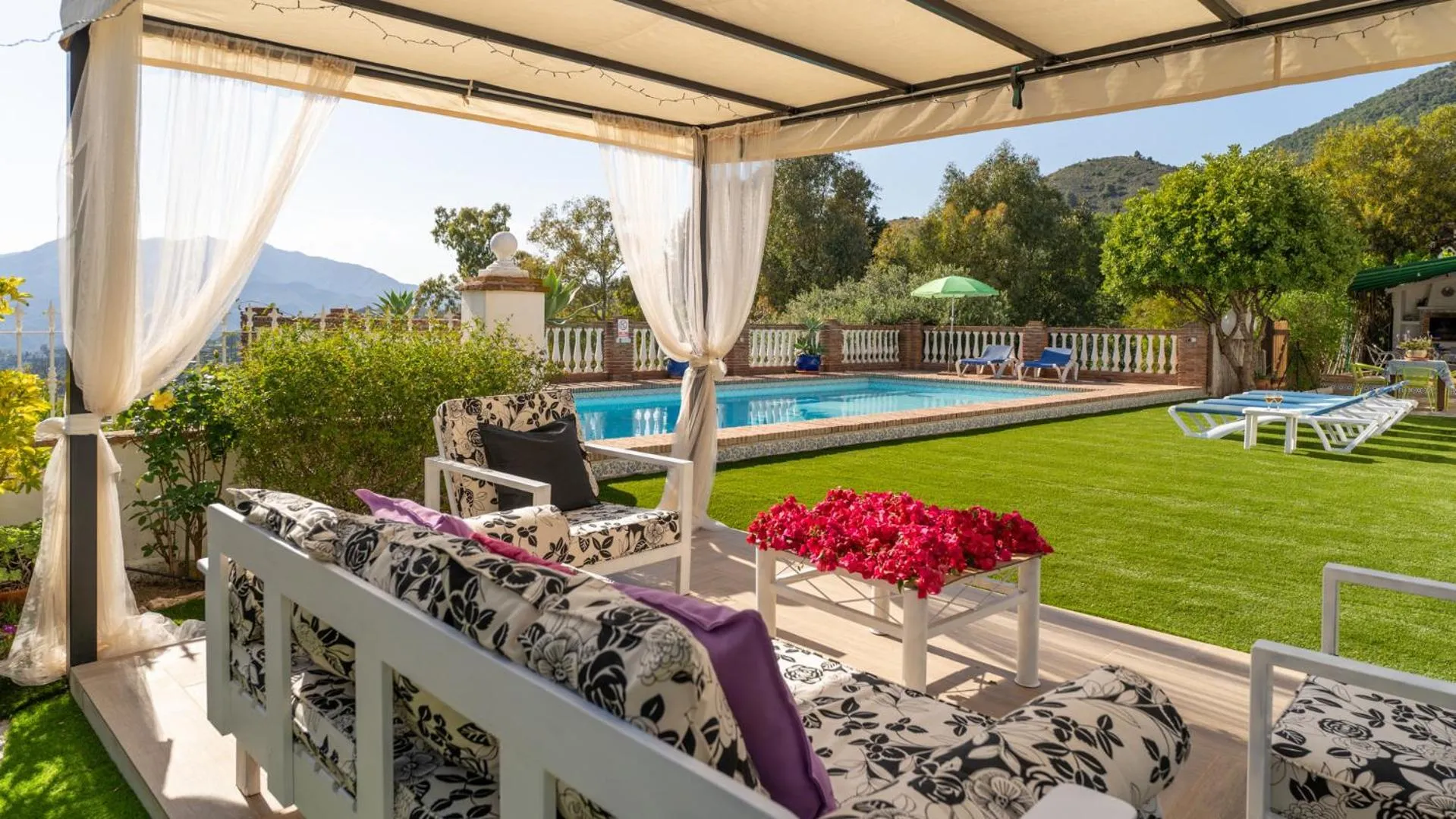Off site in Villa Buhardilla by Casitas Select