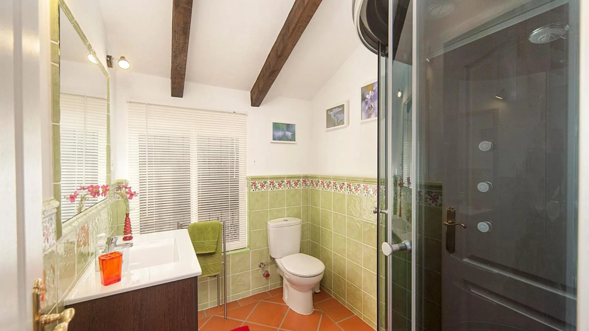 Bathroom in Villa Buhardilla by Casitas Select