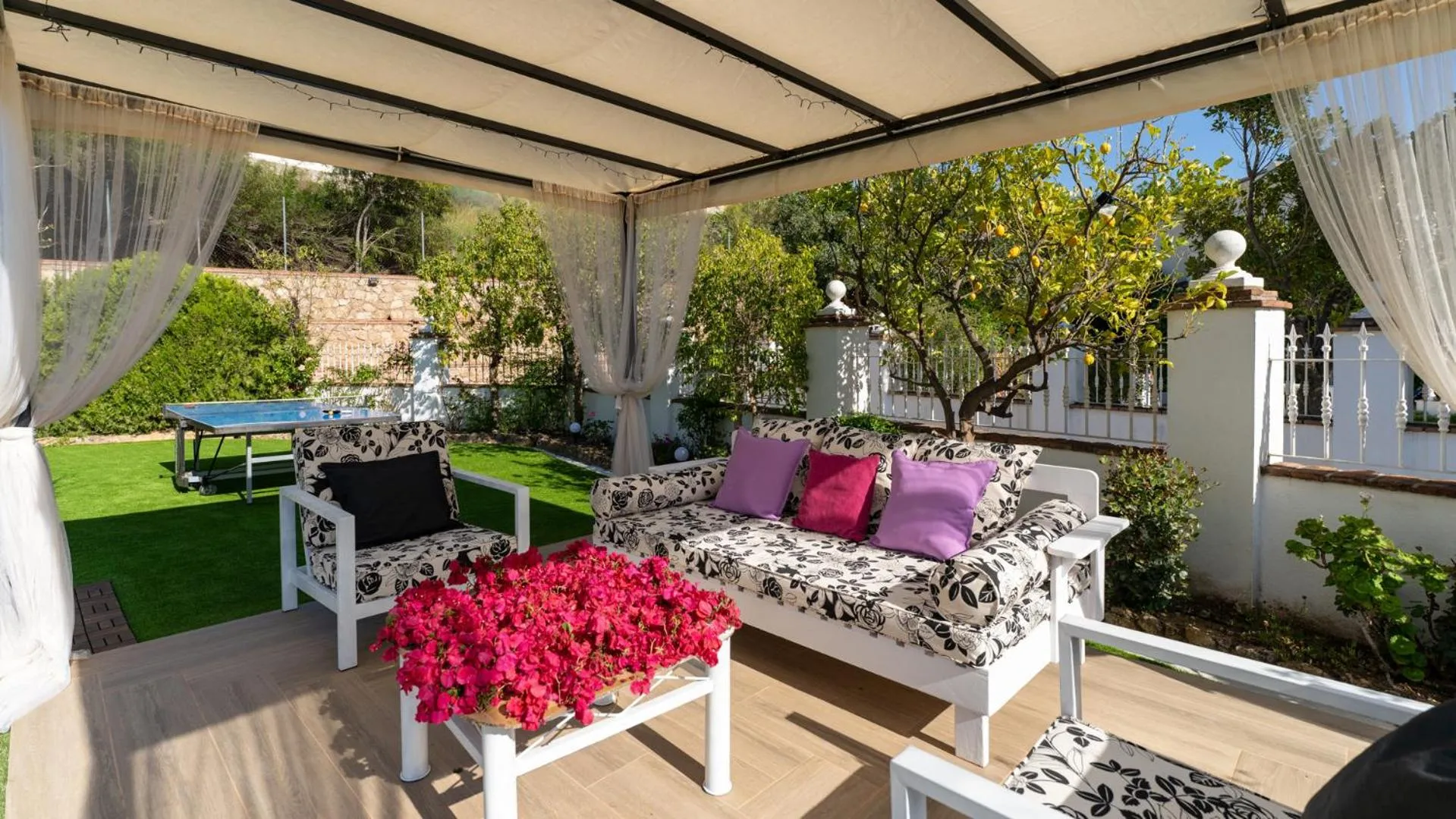 Off site in Villa Buhardilla by Casitas Select
