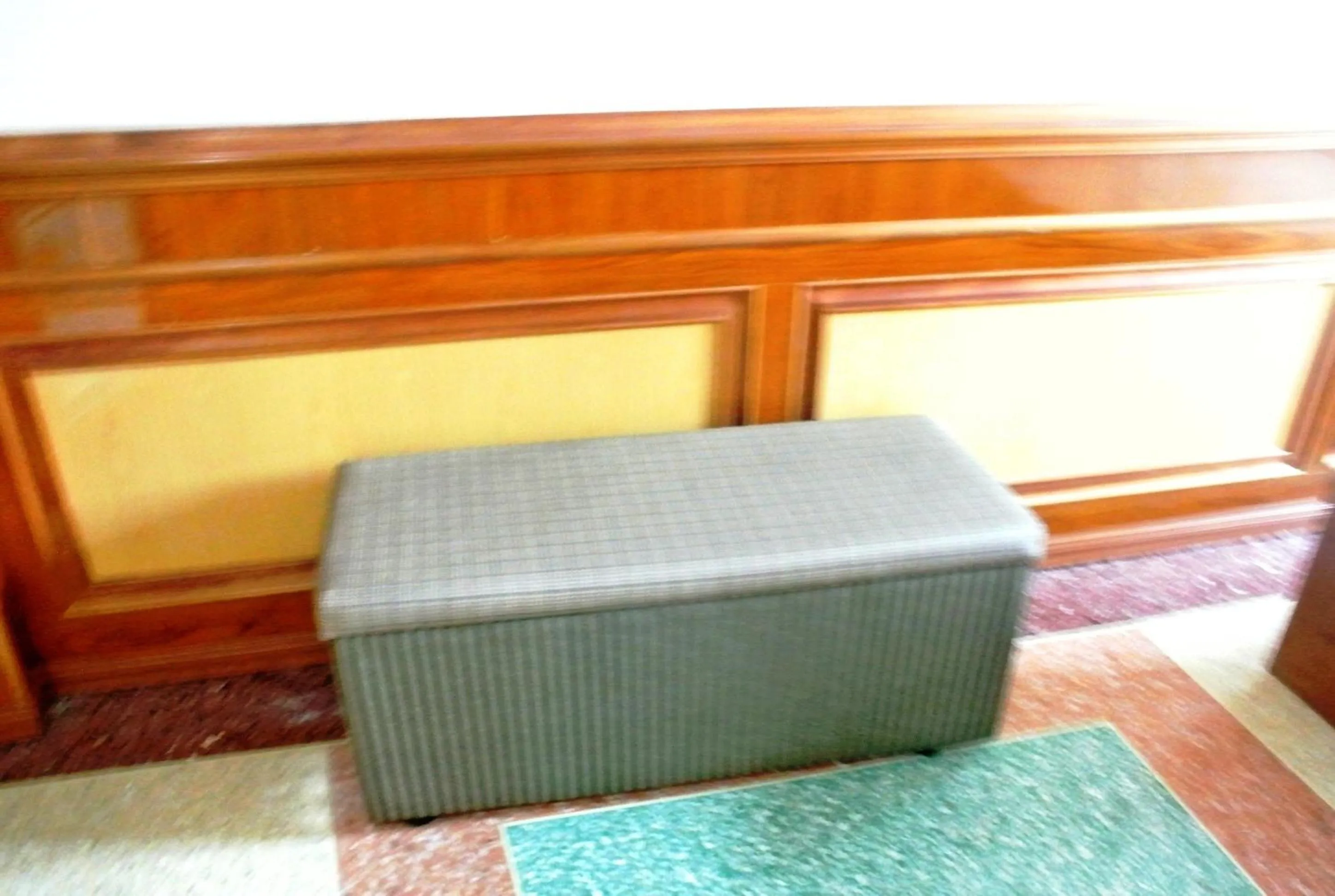 Living room in Rose Garden Hotel