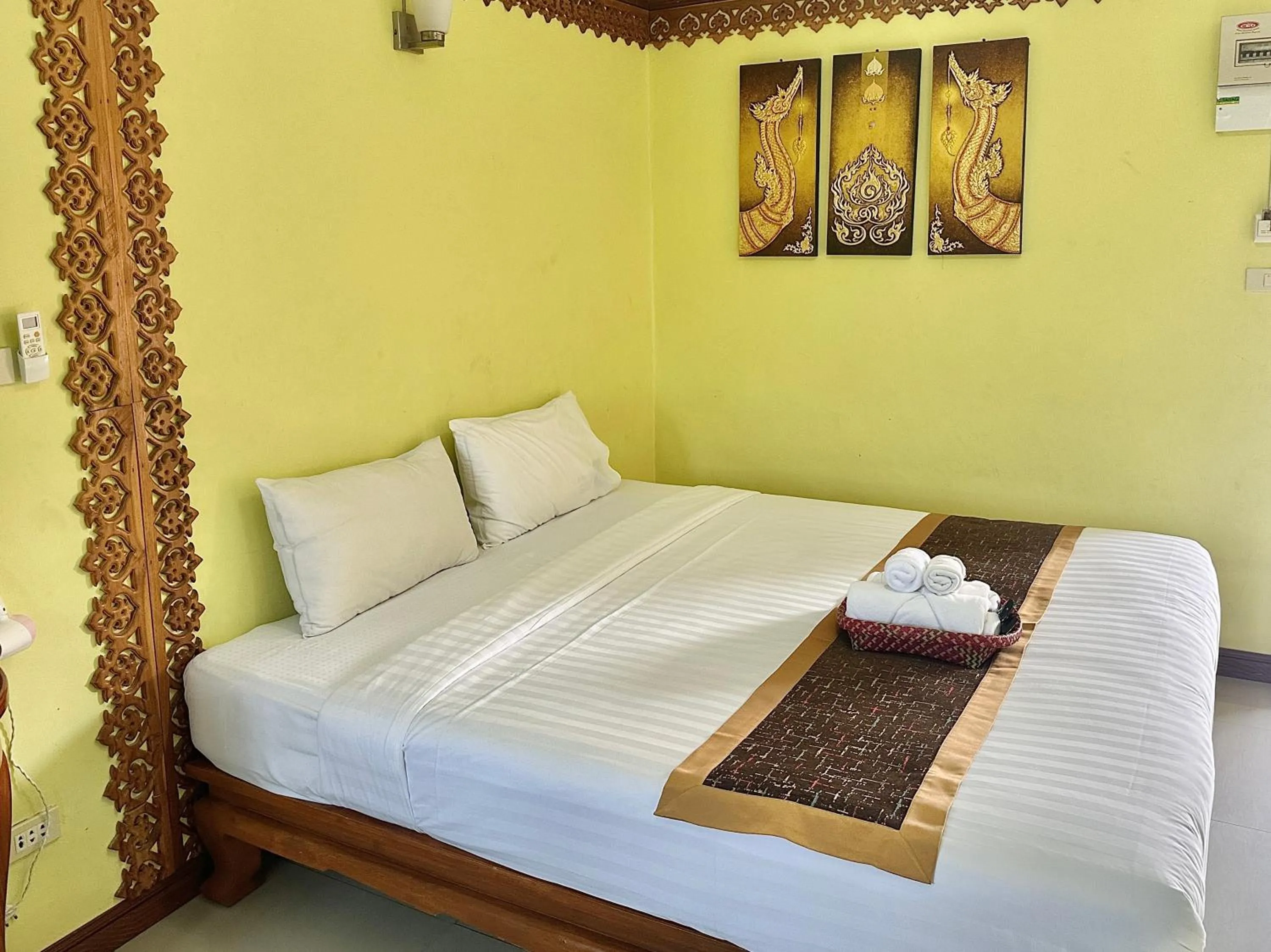 Bed in Montri Resort Donmuang Bangkok