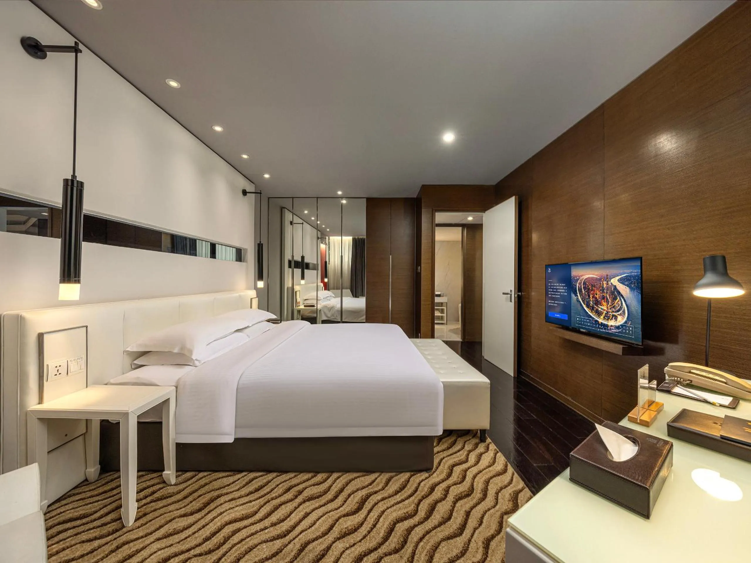 Bedroom, Bed in Metropolo Dahua Hotel Shanghai