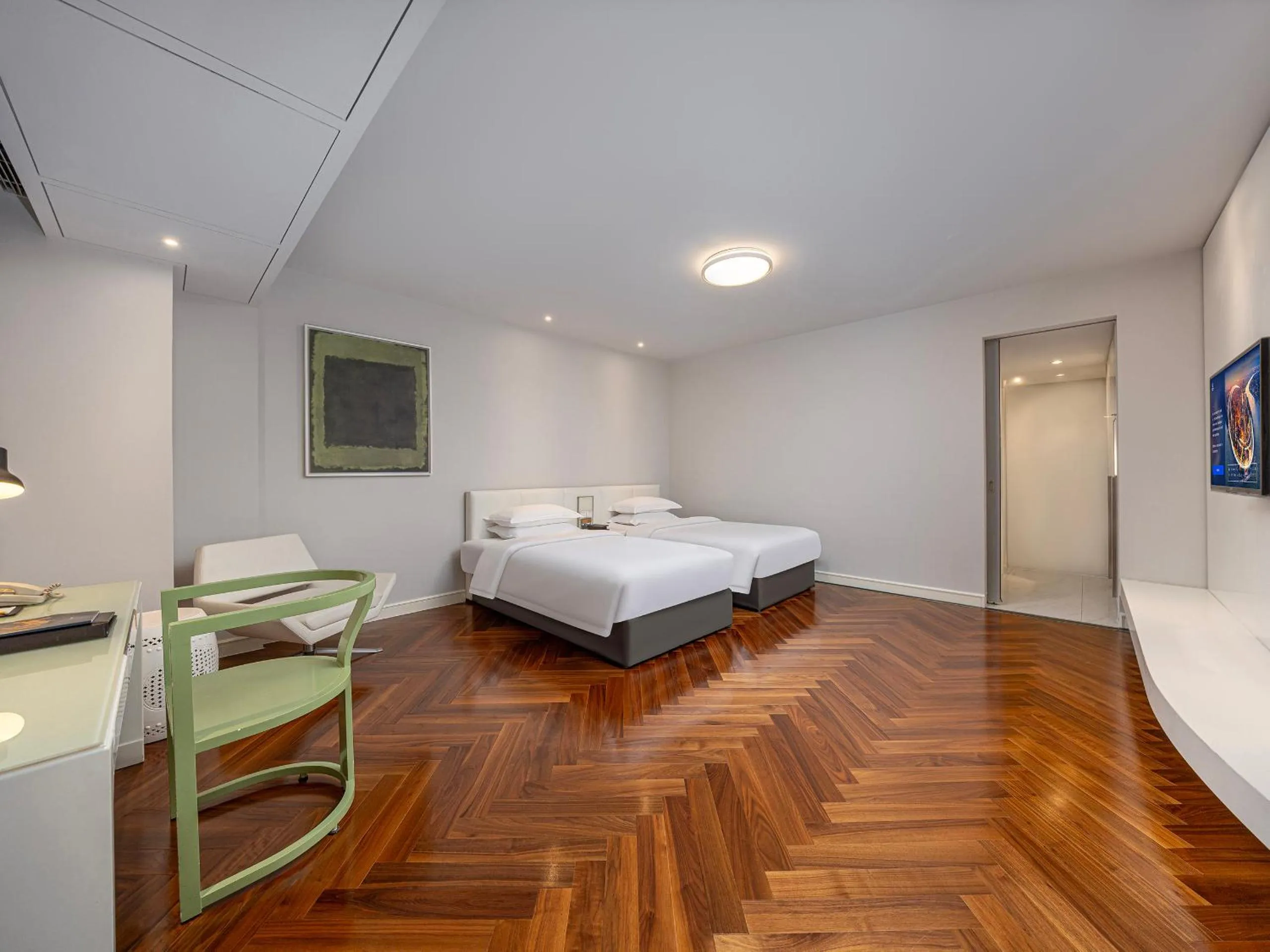 Photo of the whole room, Bed in Metropolo Dahua Hotel Shanghai