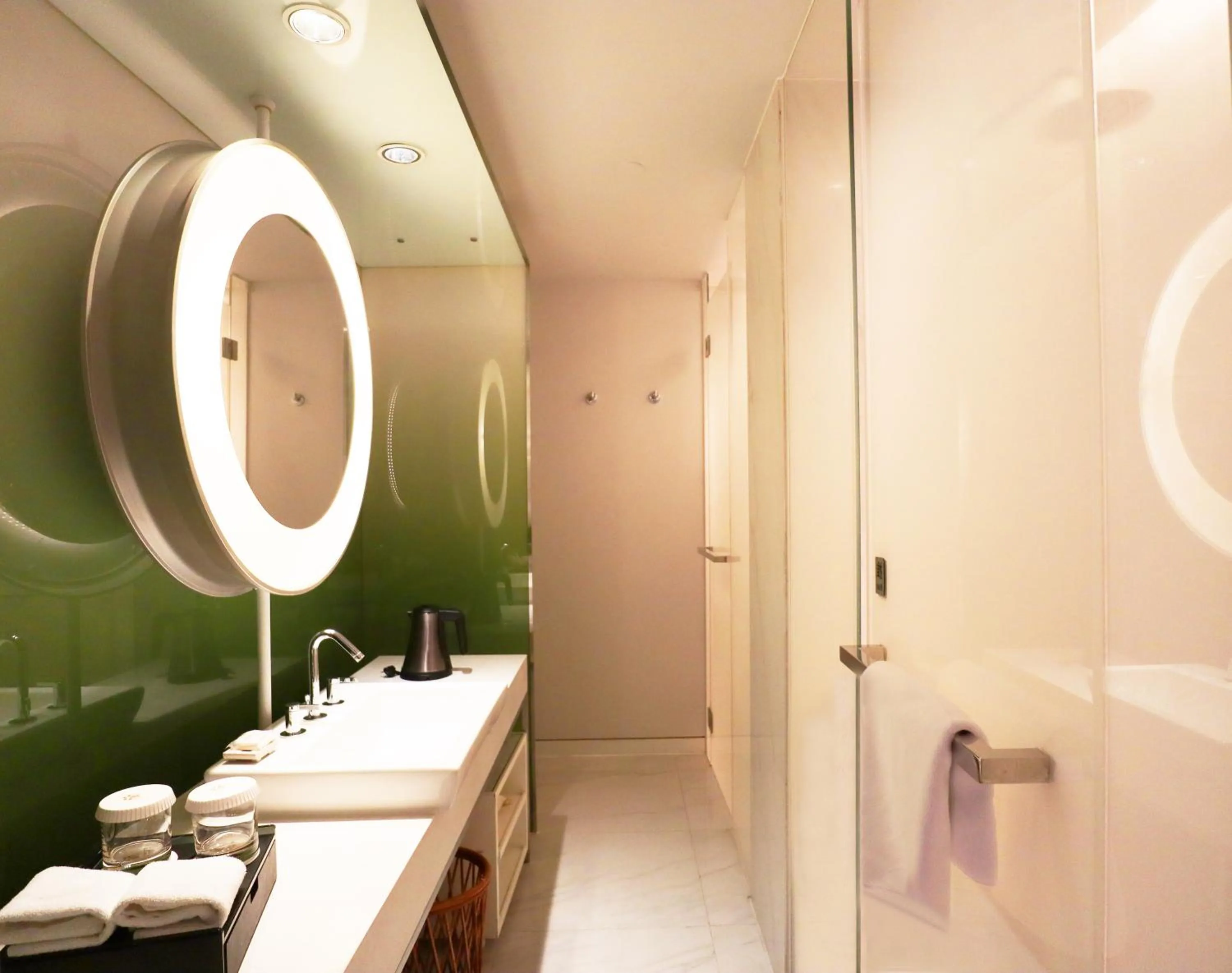 Toilet in Metropolo Dahua Hotel Shanghai