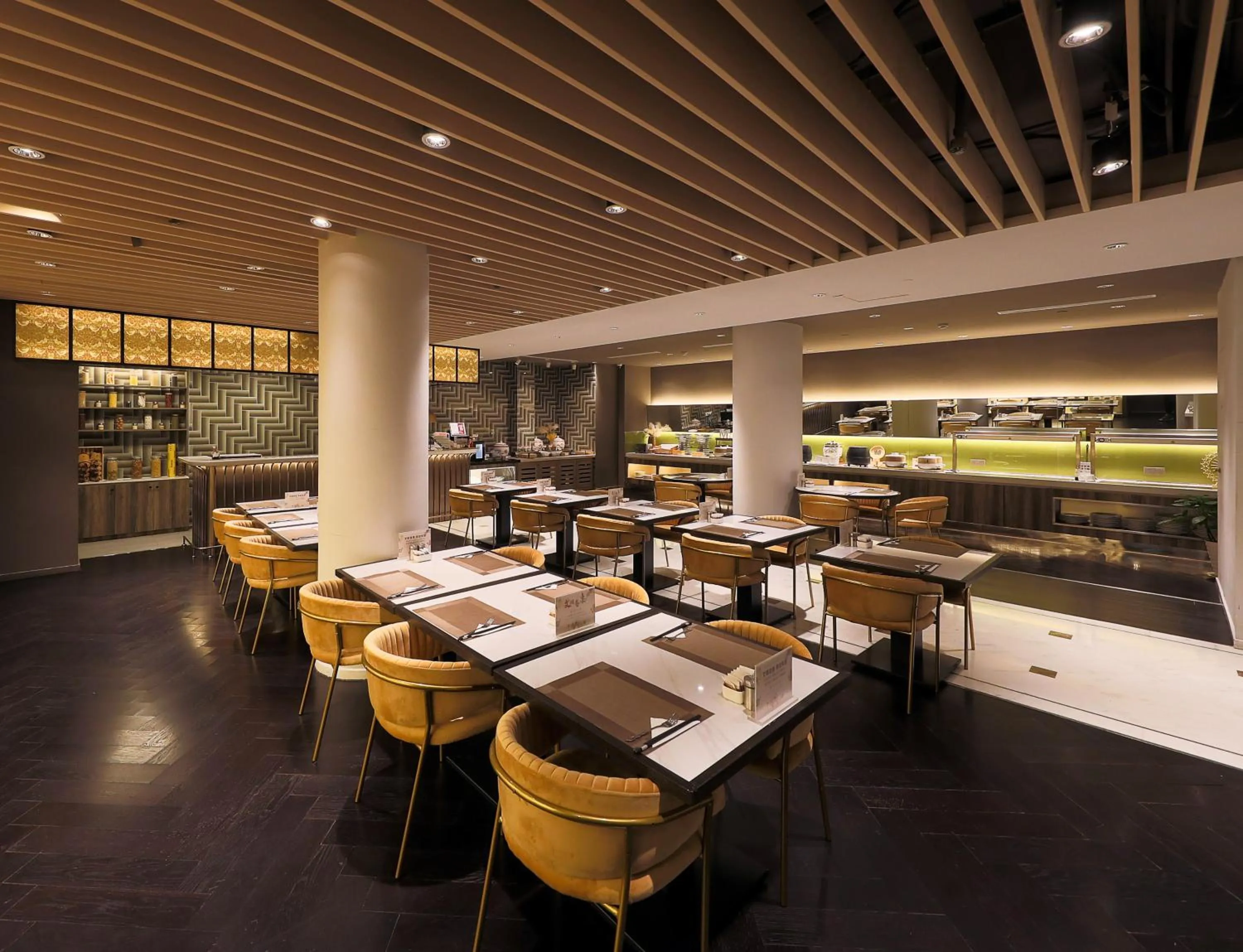 Restaurant/places to eat in Metropolo Dahua Hotel Shanghai