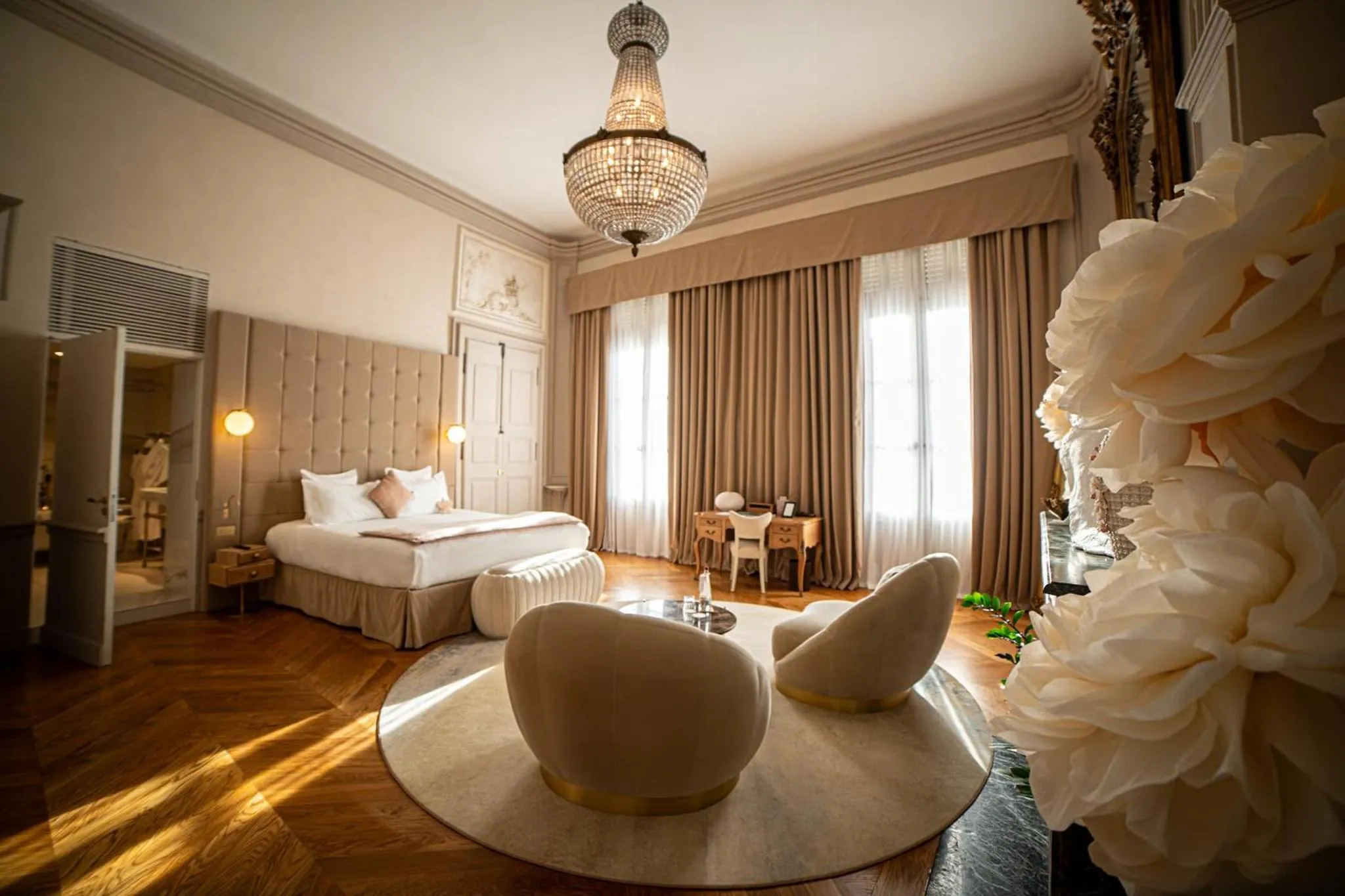 Bedroom, Bed in Hôtel Richer De Belleval - Relais & Châteaux