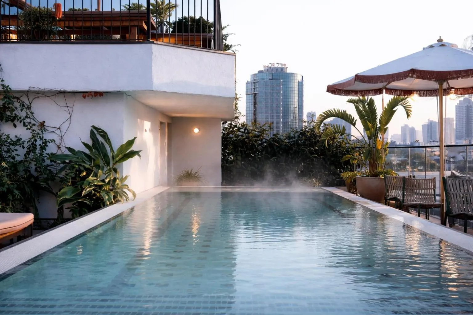 Swimming pool in Mayer House - Heated Pool