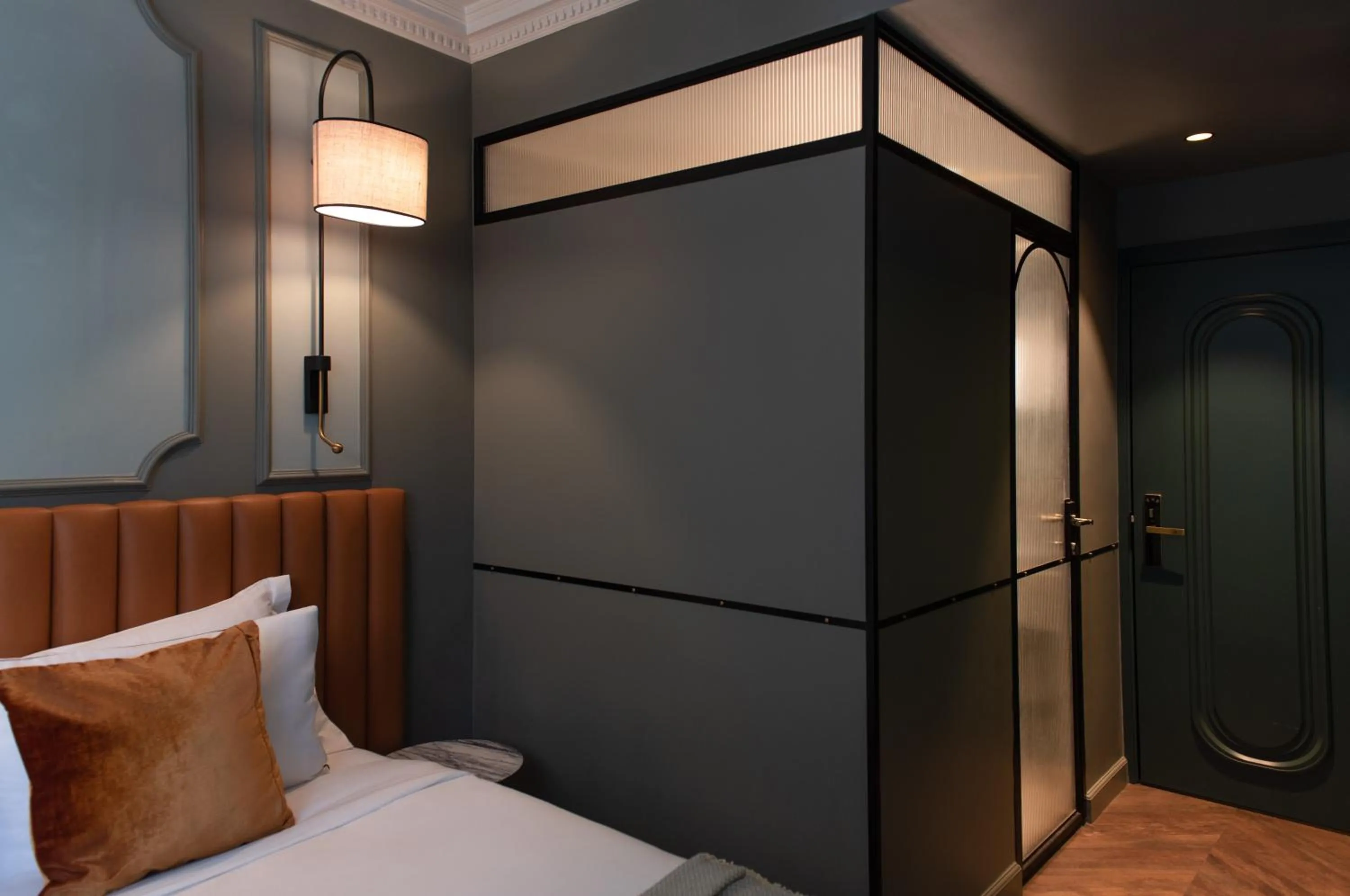 Bedroom, Bed in Mayer House